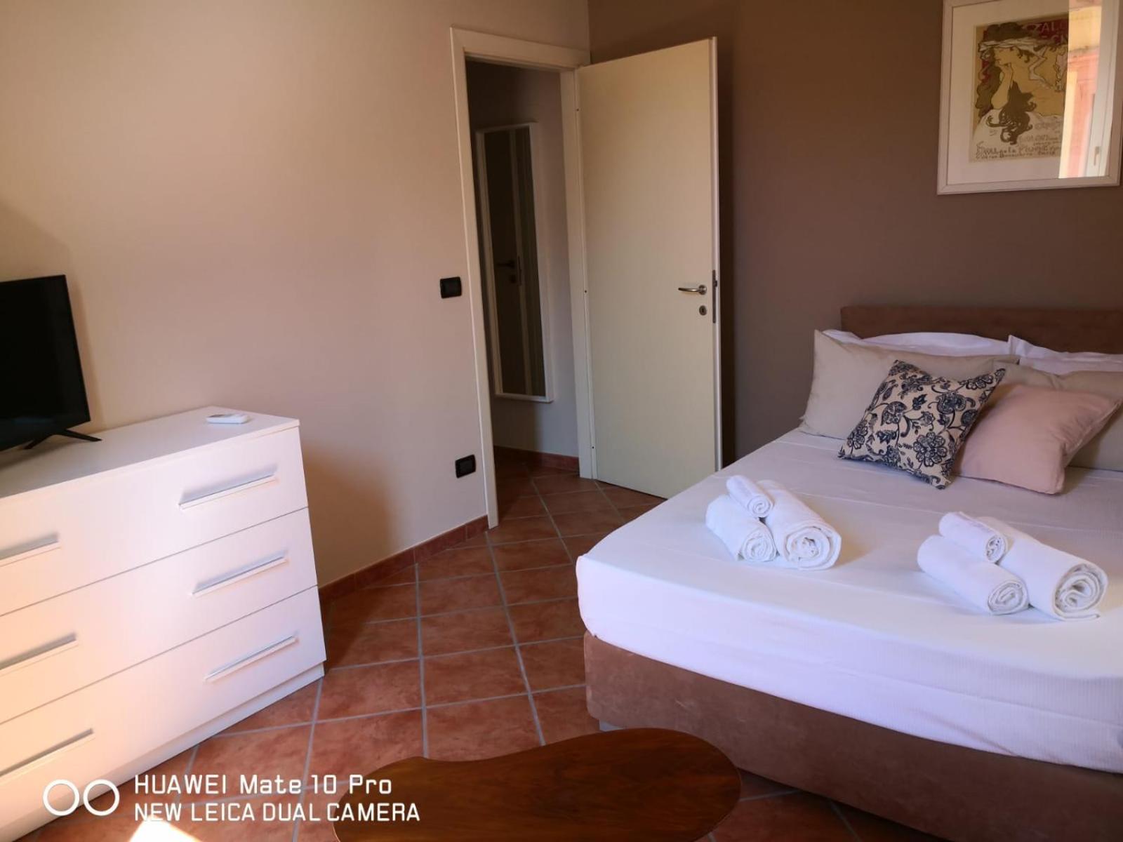 Family Room with Private Bathroom - Photo 8