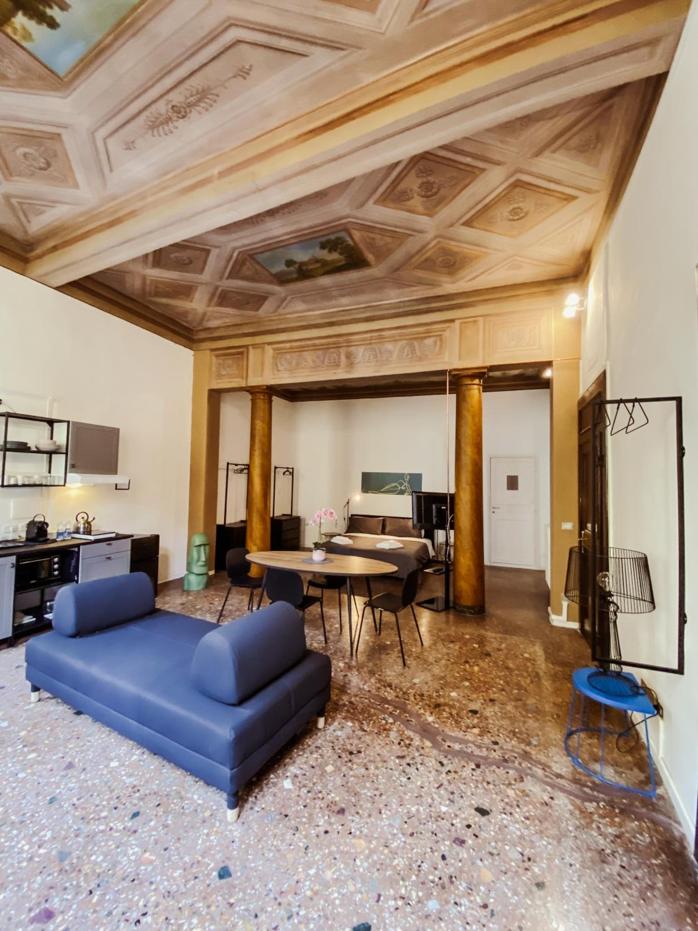 Deluxe Studio