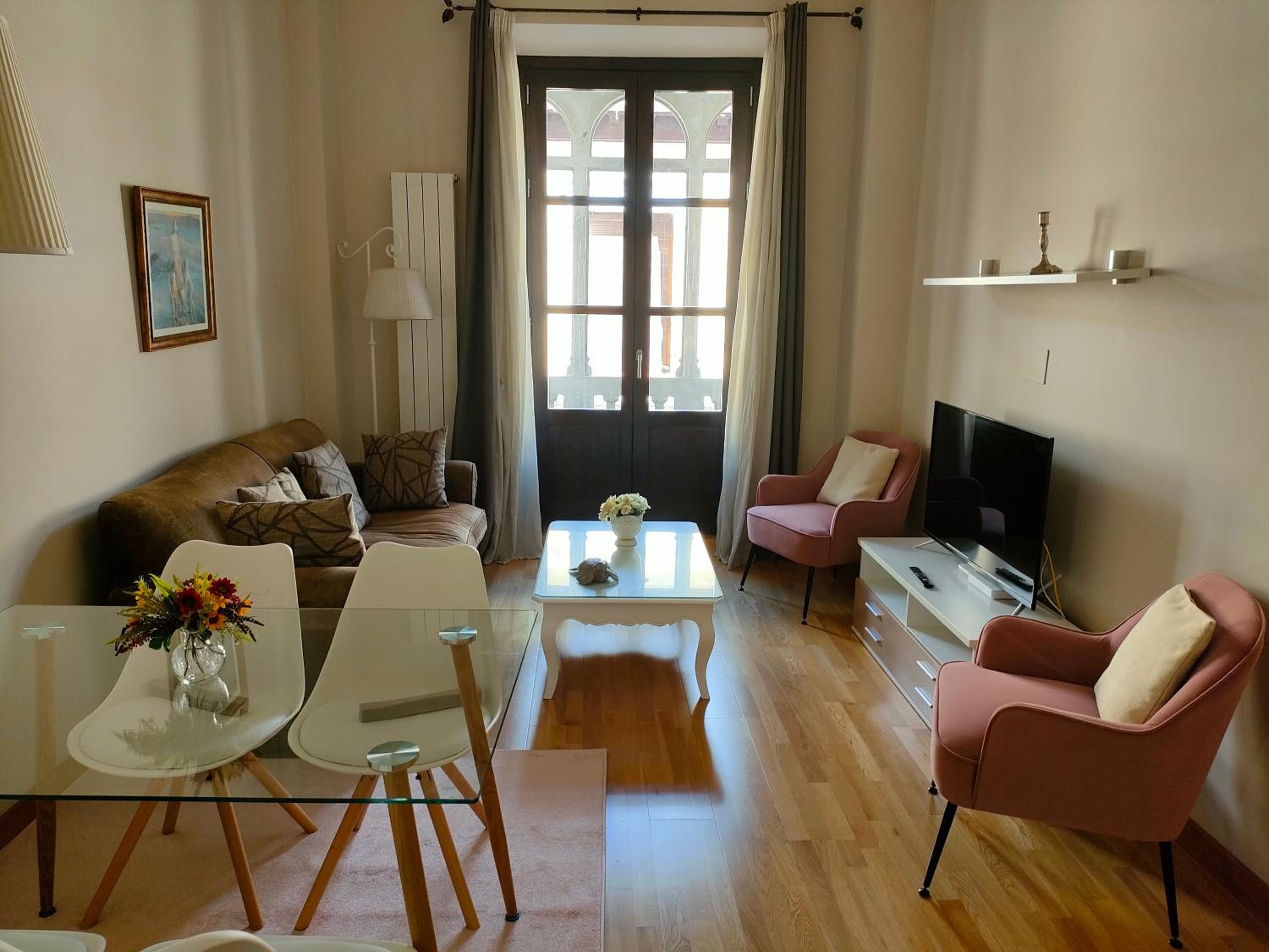 Two-Bedroom Apartment - Photo 38