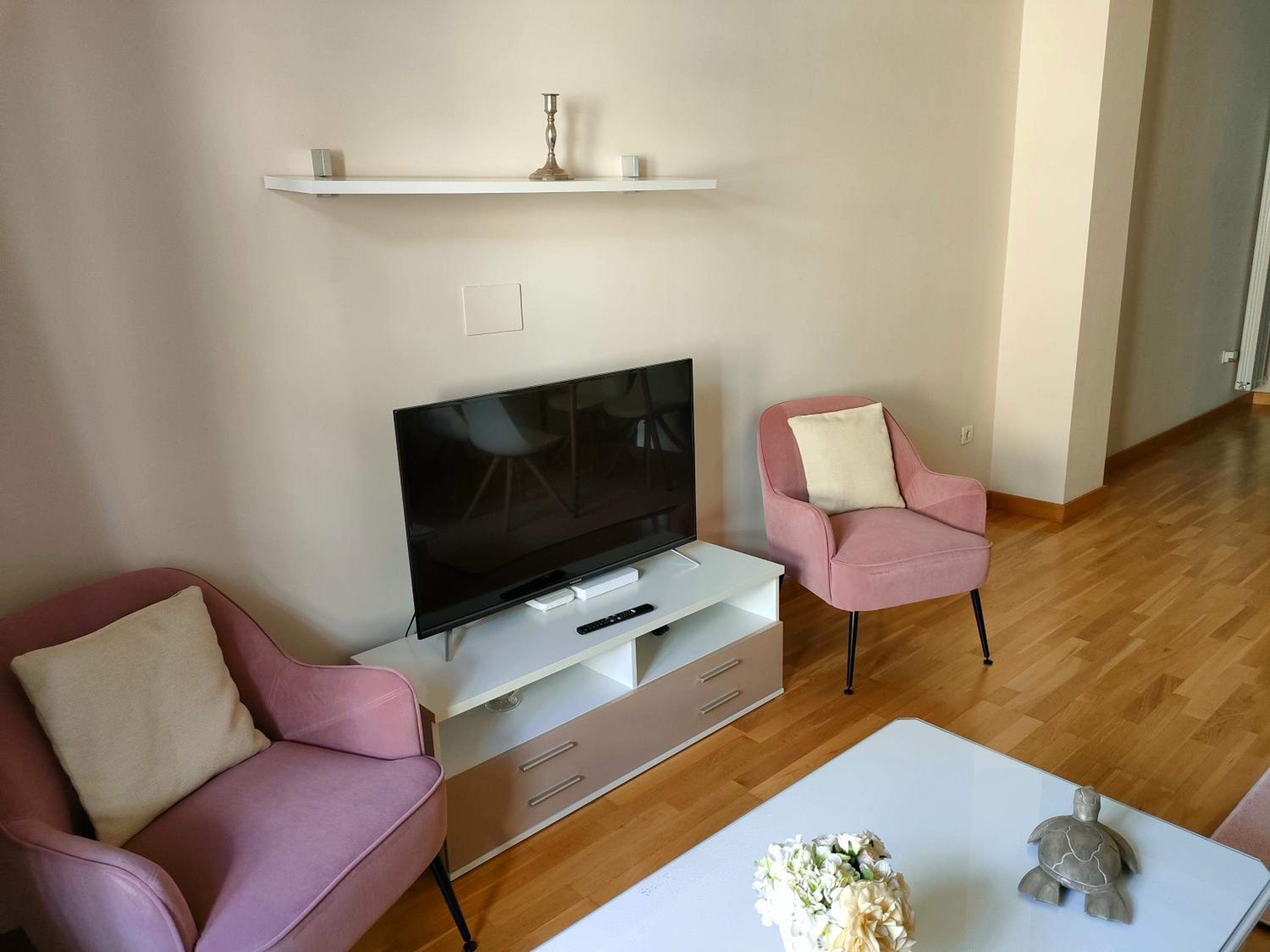 Two-Bedroom Apartment - Photo 43