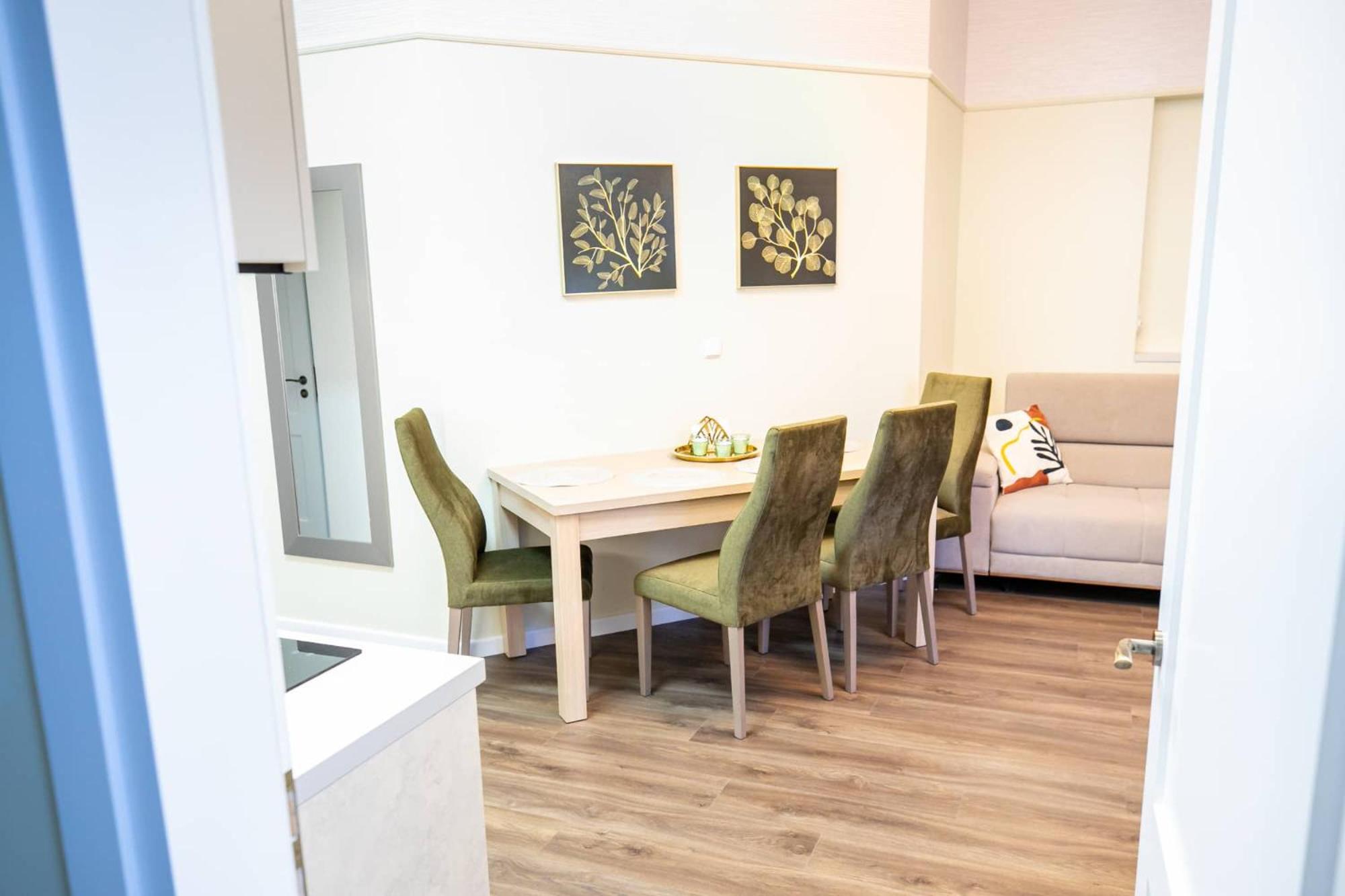 One-Bedroom Apartment - Photo 3