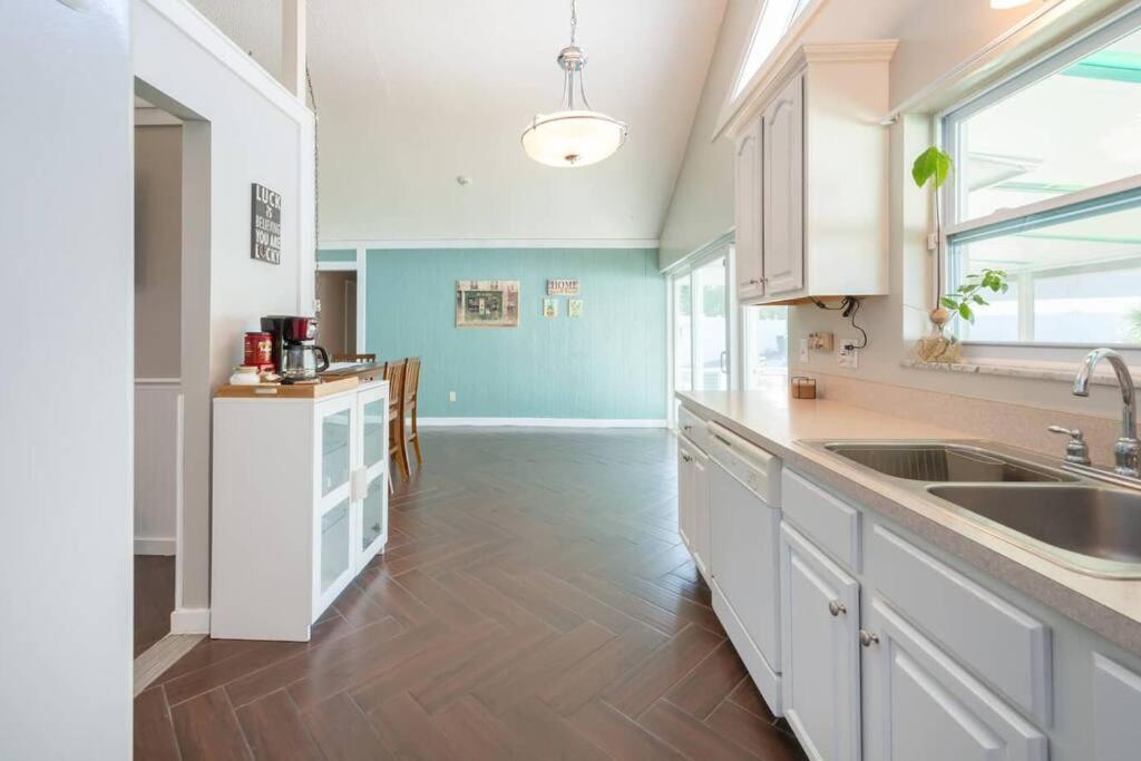 Three-Bedroom House - Photo 28