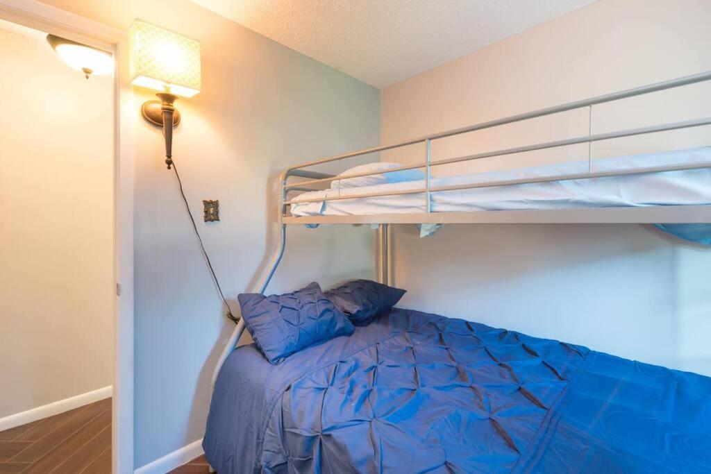 Three-Bedroom House - Photo 19