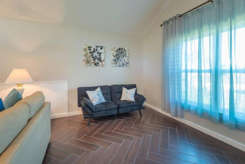 Three-Bedroom House - Photo 27