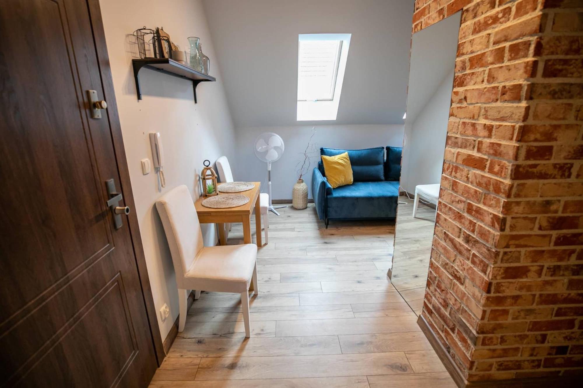 One-Bedroom Apartment - Photo 3