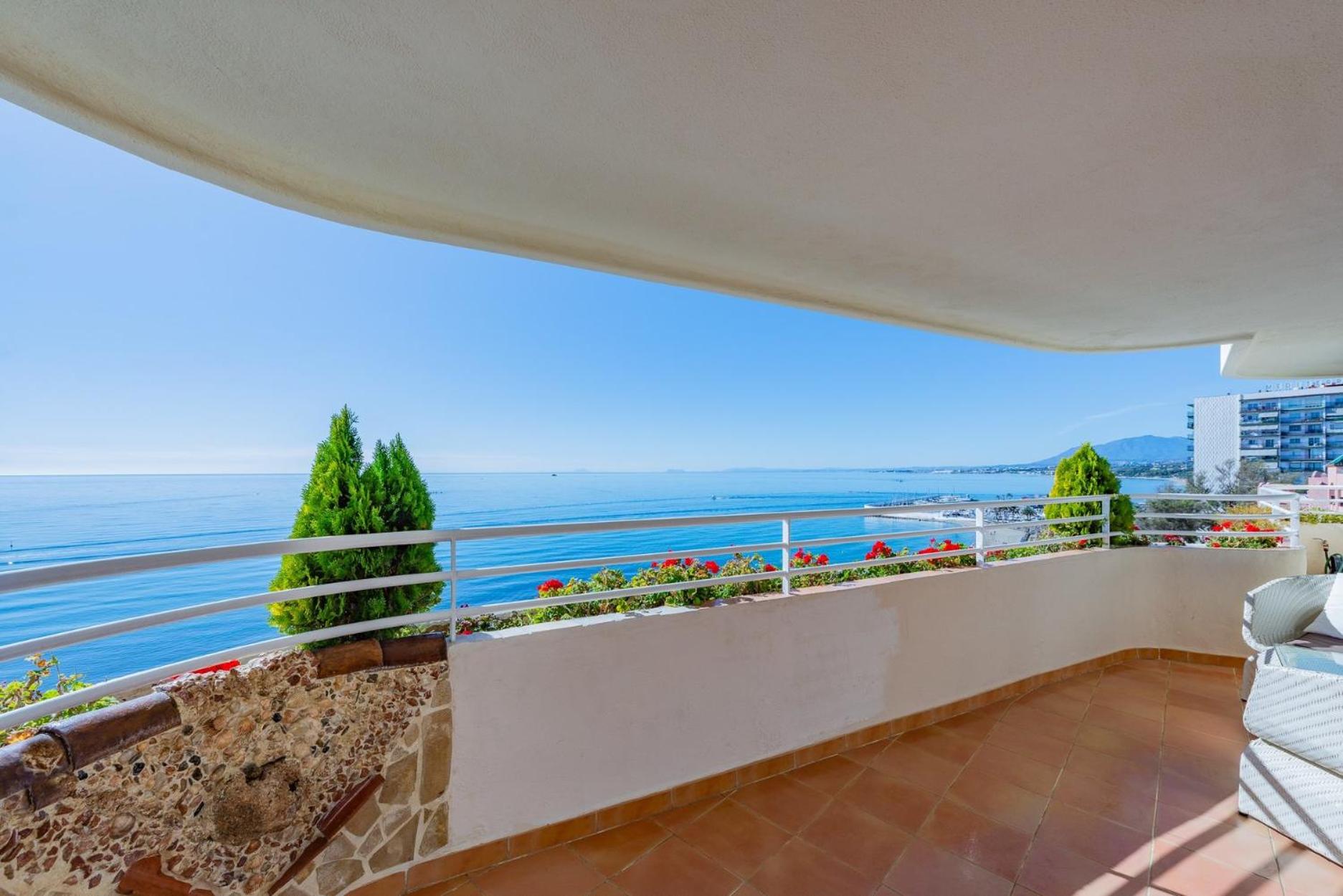 Apartment with Sea View - Photo 52