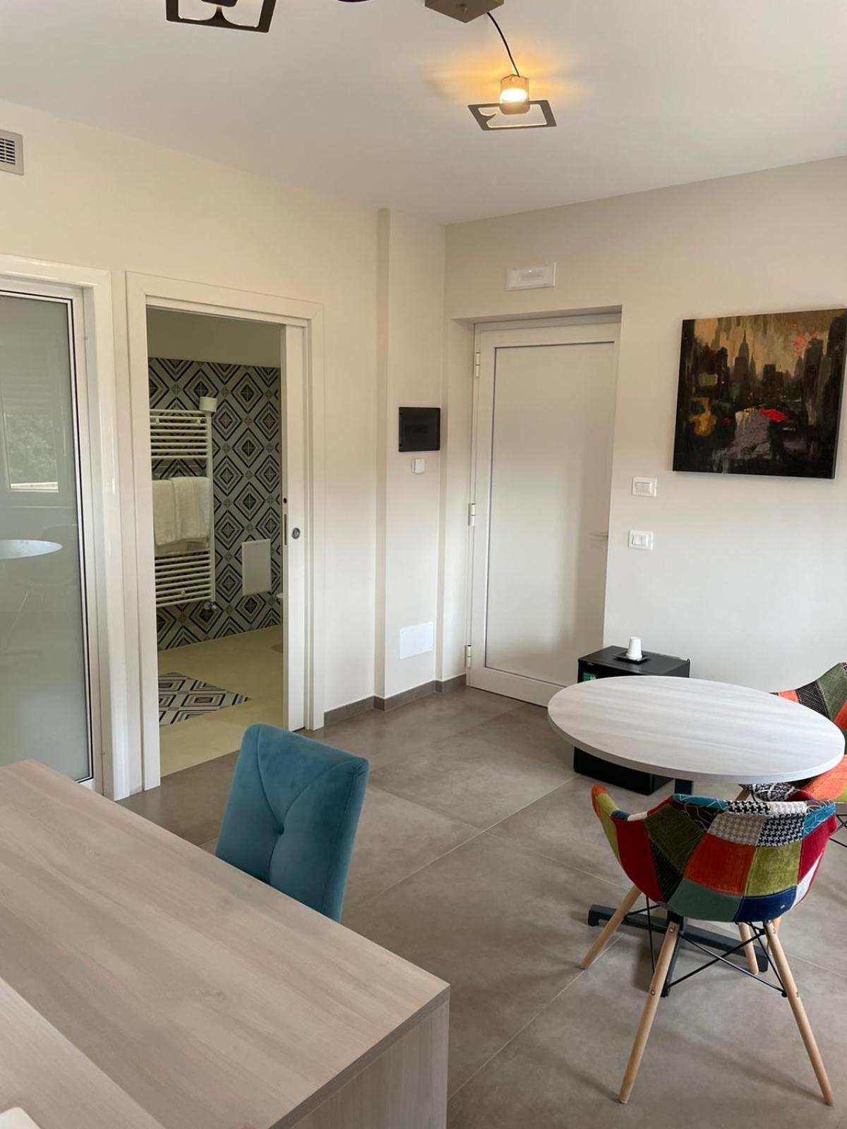 Deluxe Double Room with Balcony - Photo 1