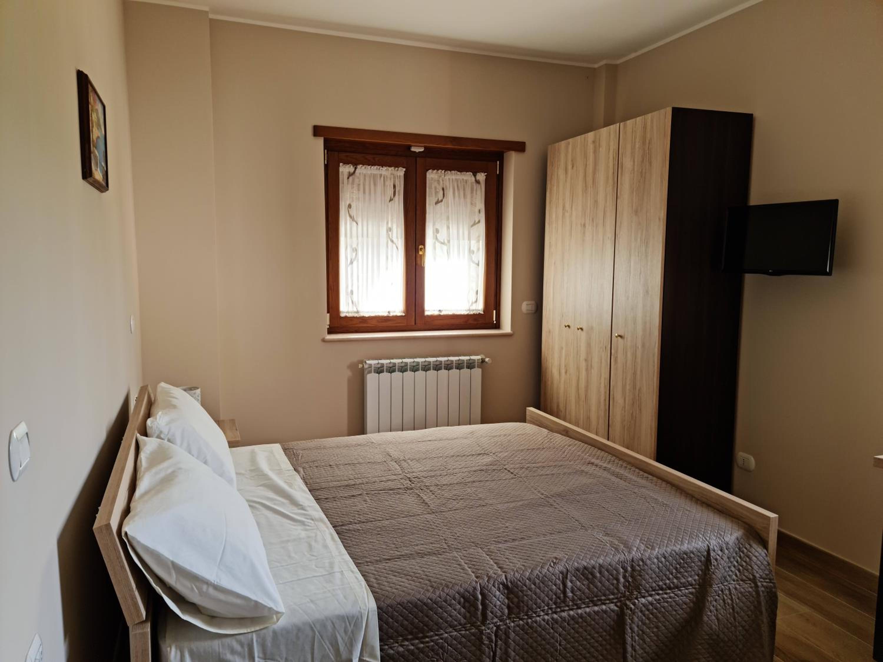 Double Room with Private Bathroom - Photo 4
