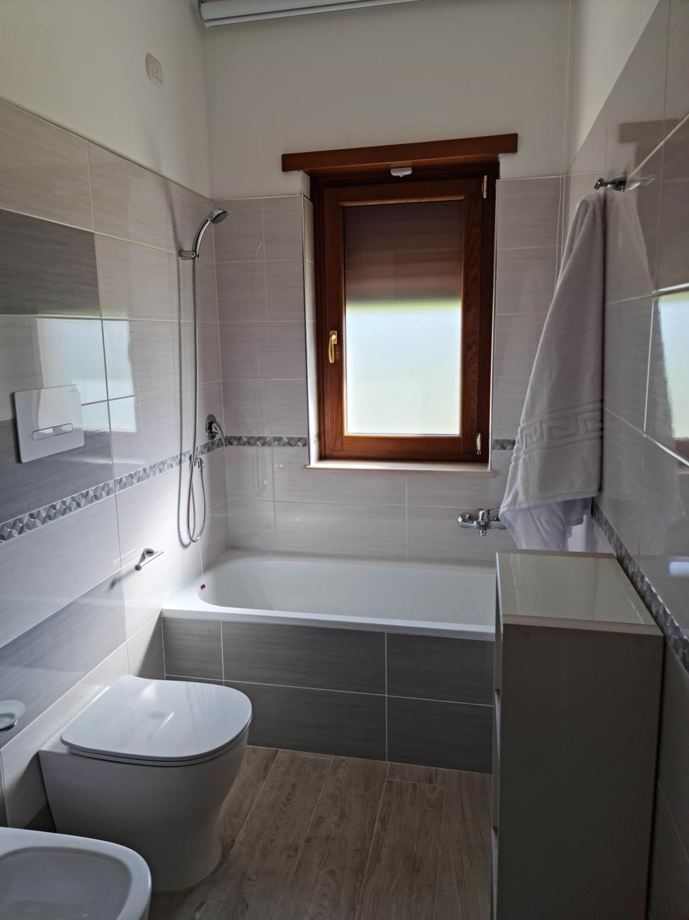 Double or Twin Room - Photo 5