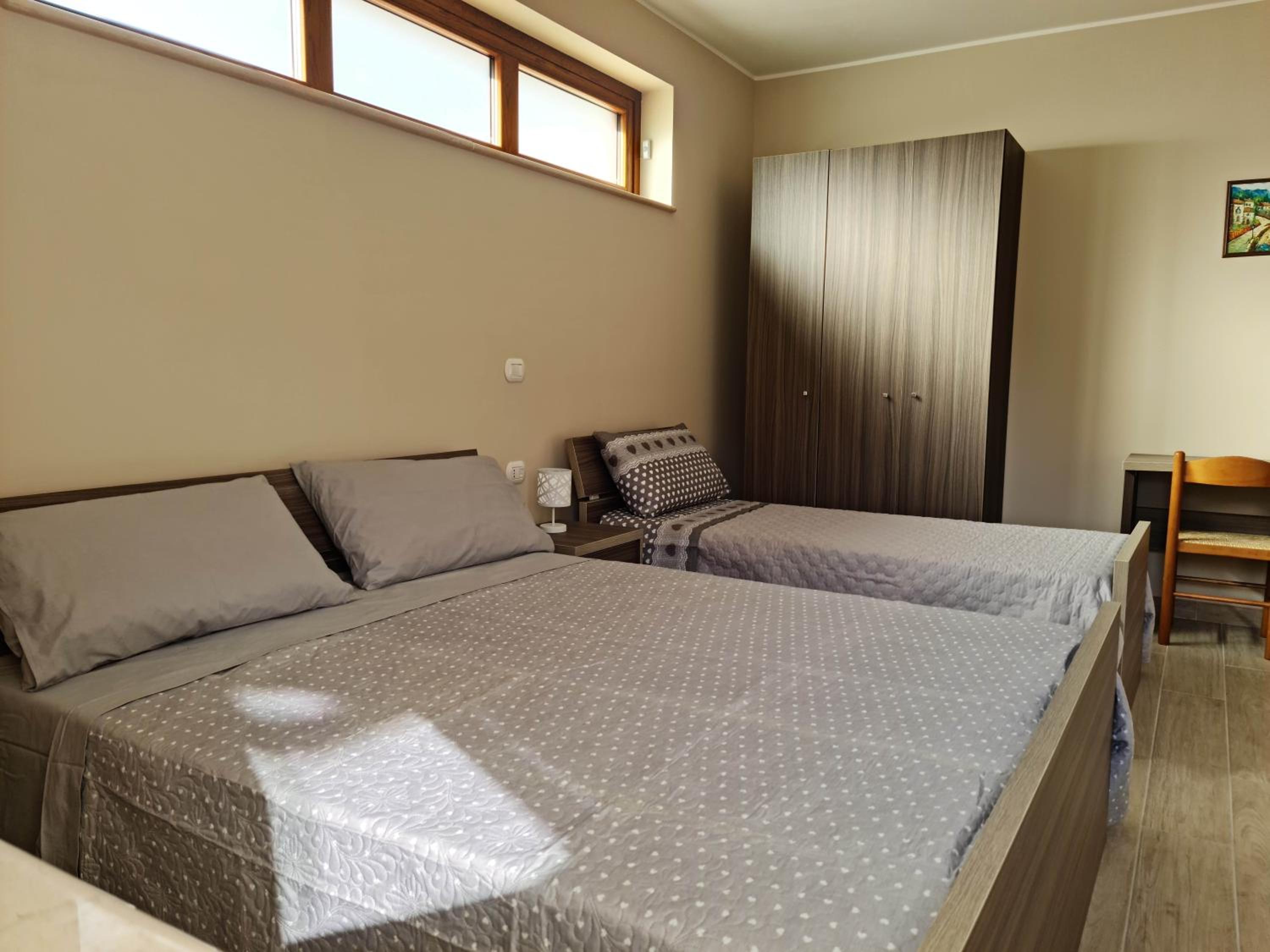 Double or Twin Room with Private Bathroom - Photo 1