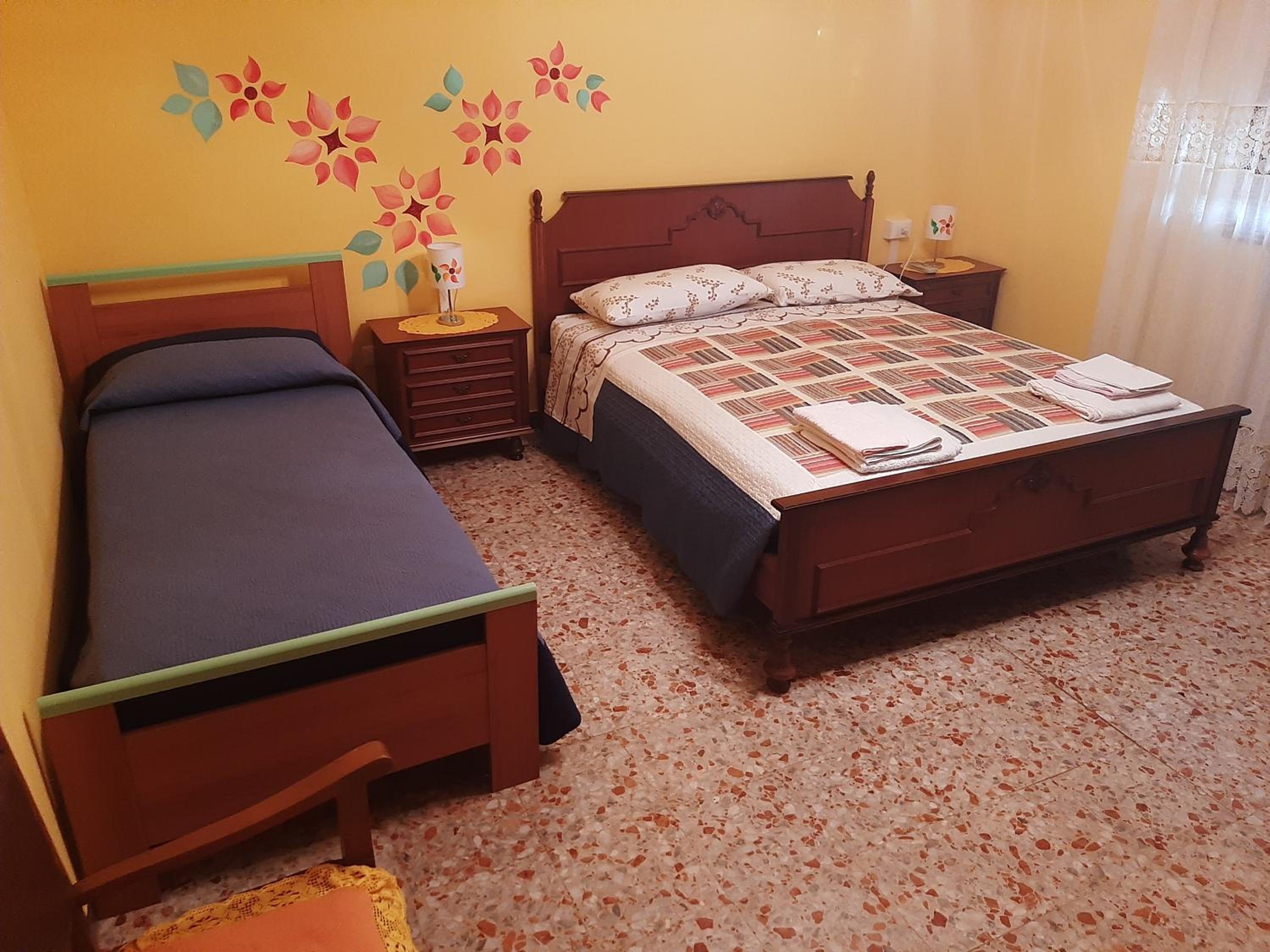 Double Room - Photo 9