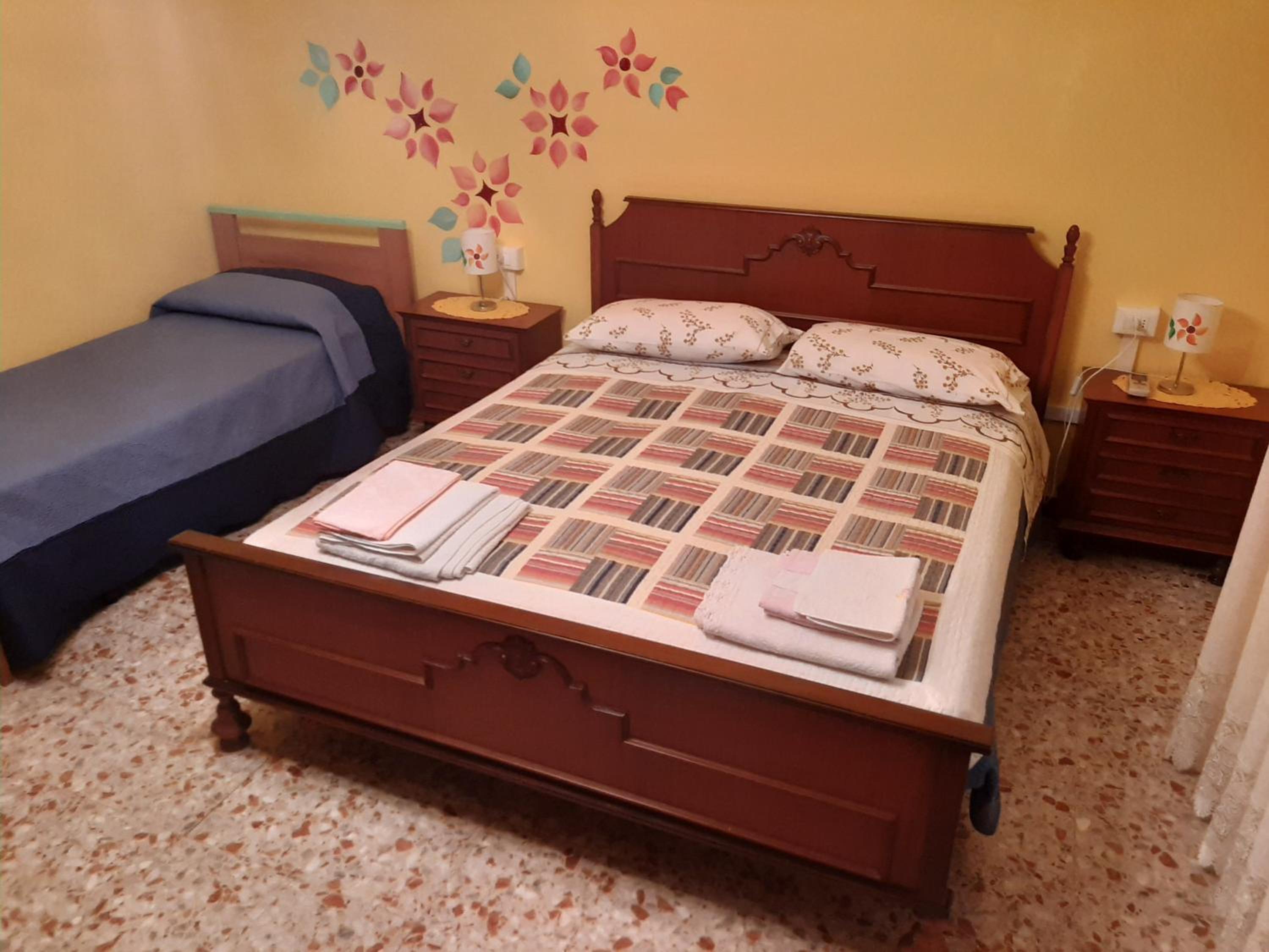 Double Room - Photo 8