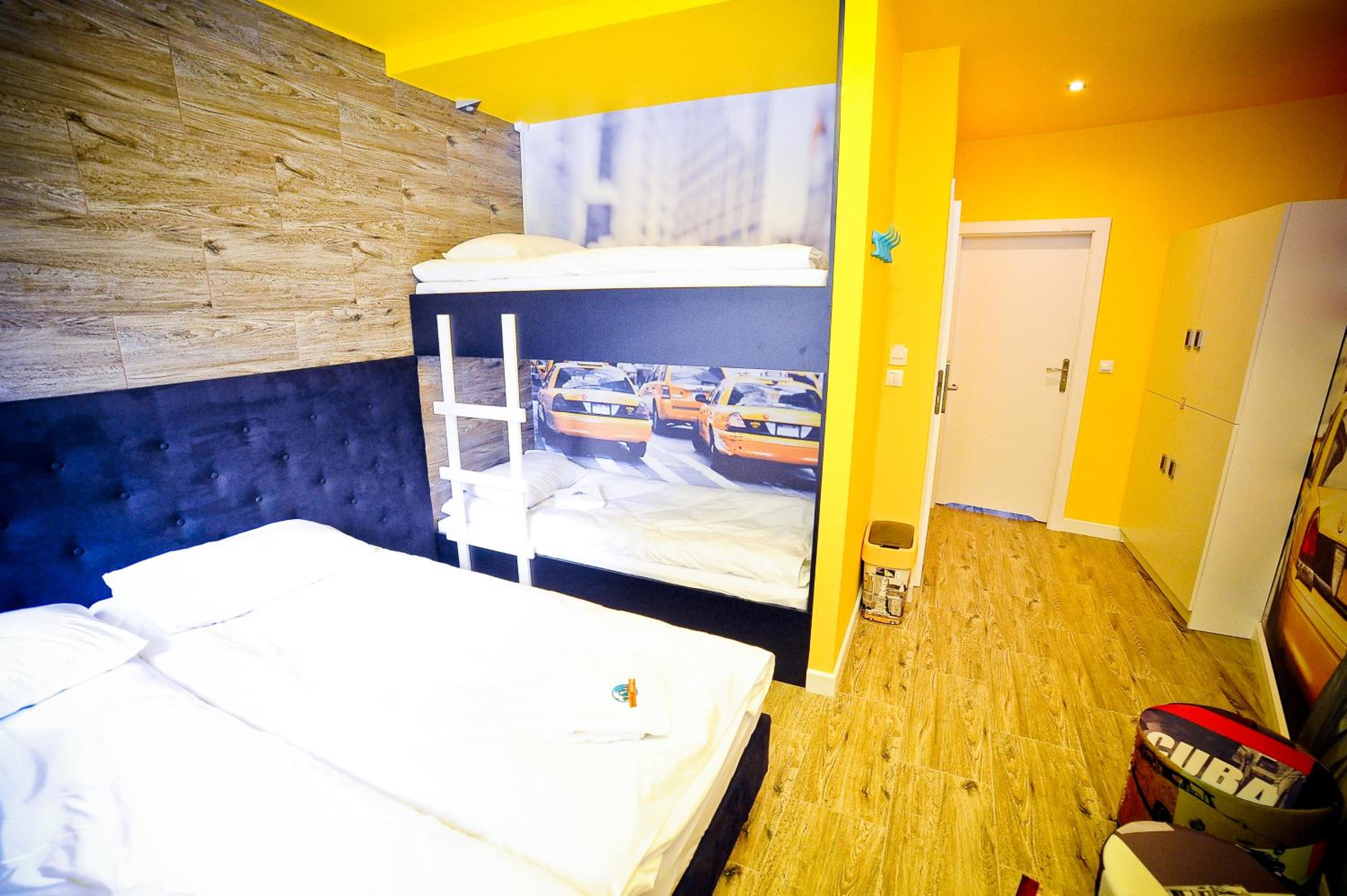Quadruple Room - Photo 16