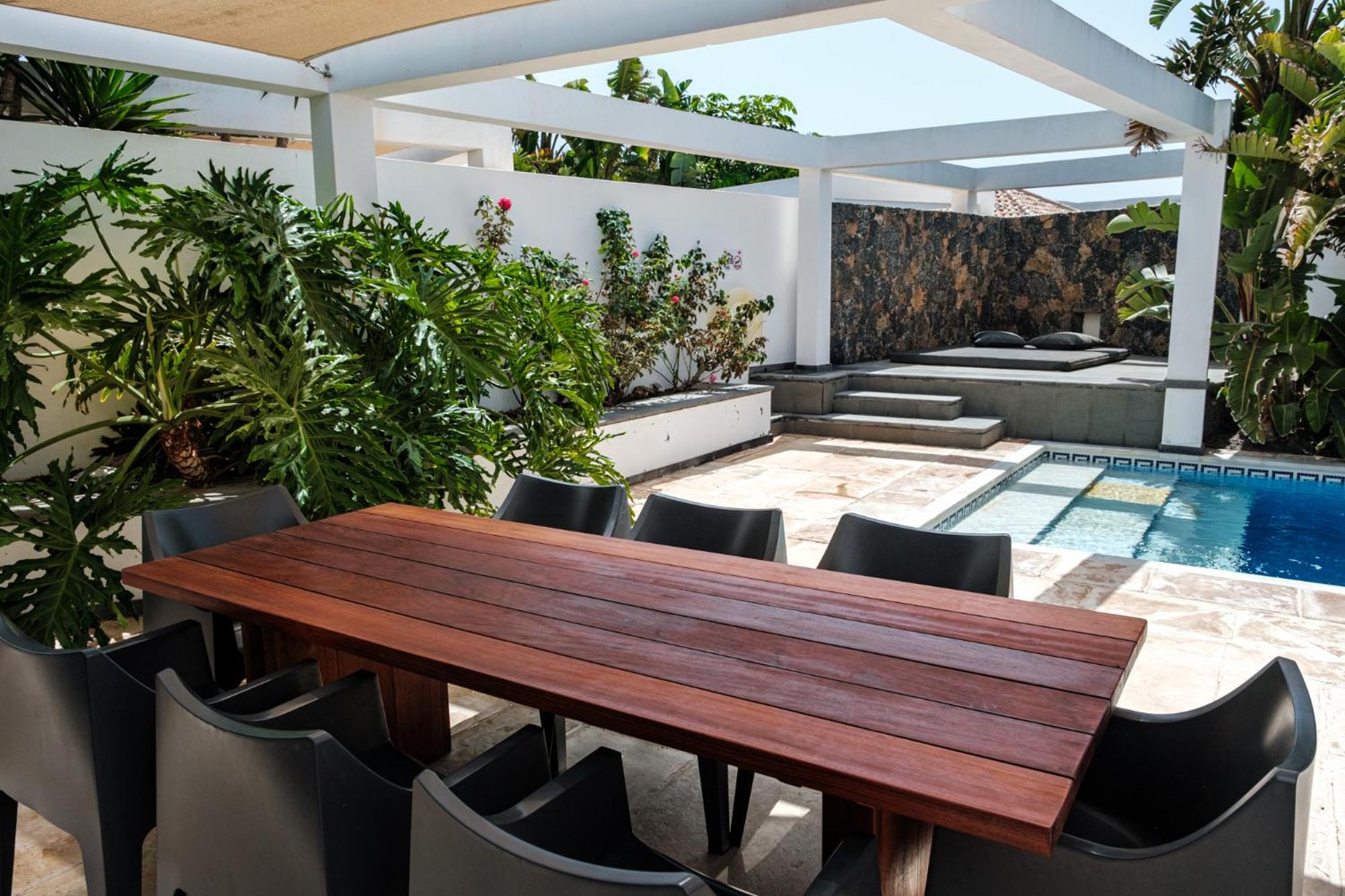 Three-Bedroom Villa photo 2