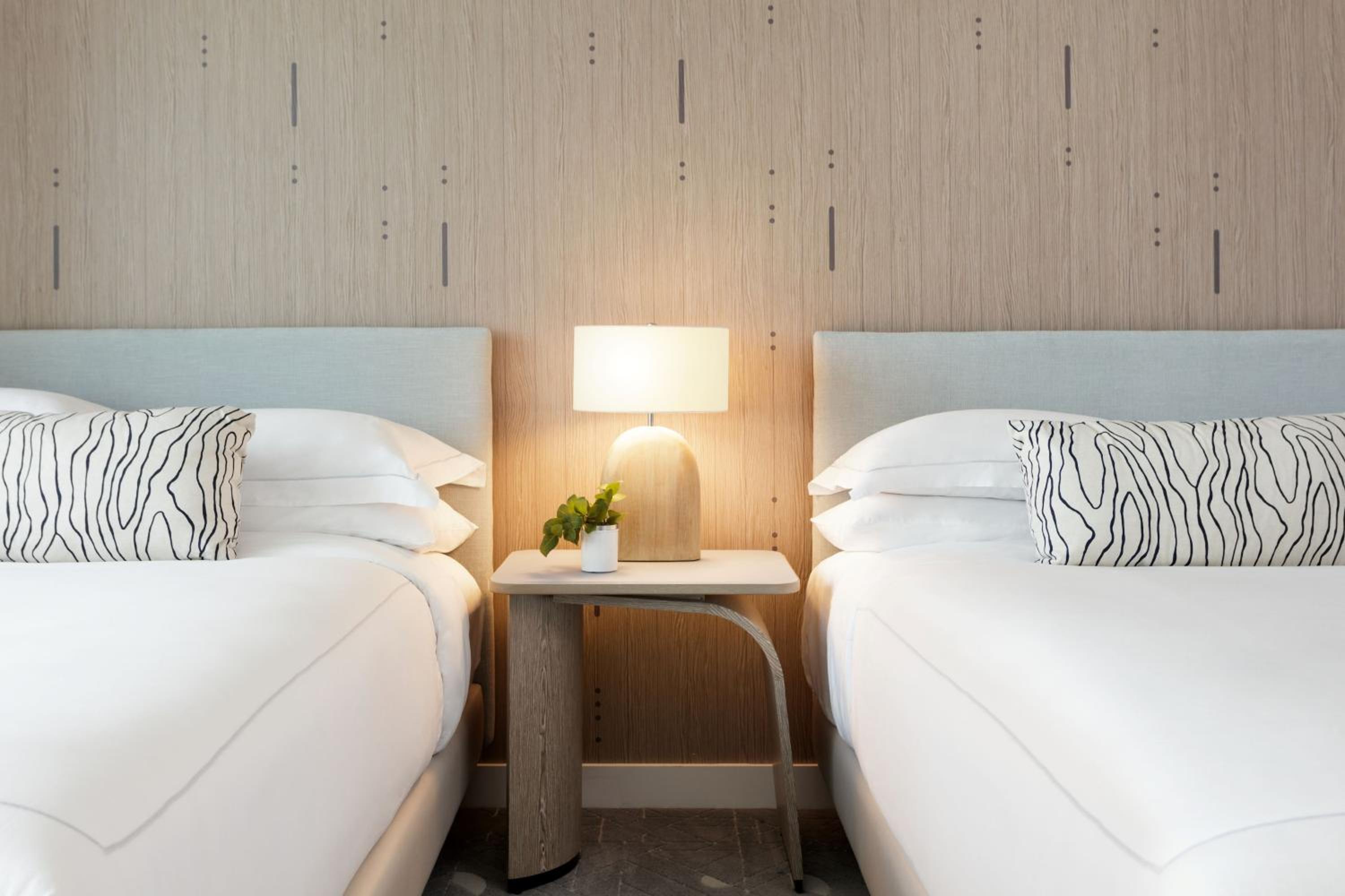 Double Room with Two Double Beds and City View  - Photo 5