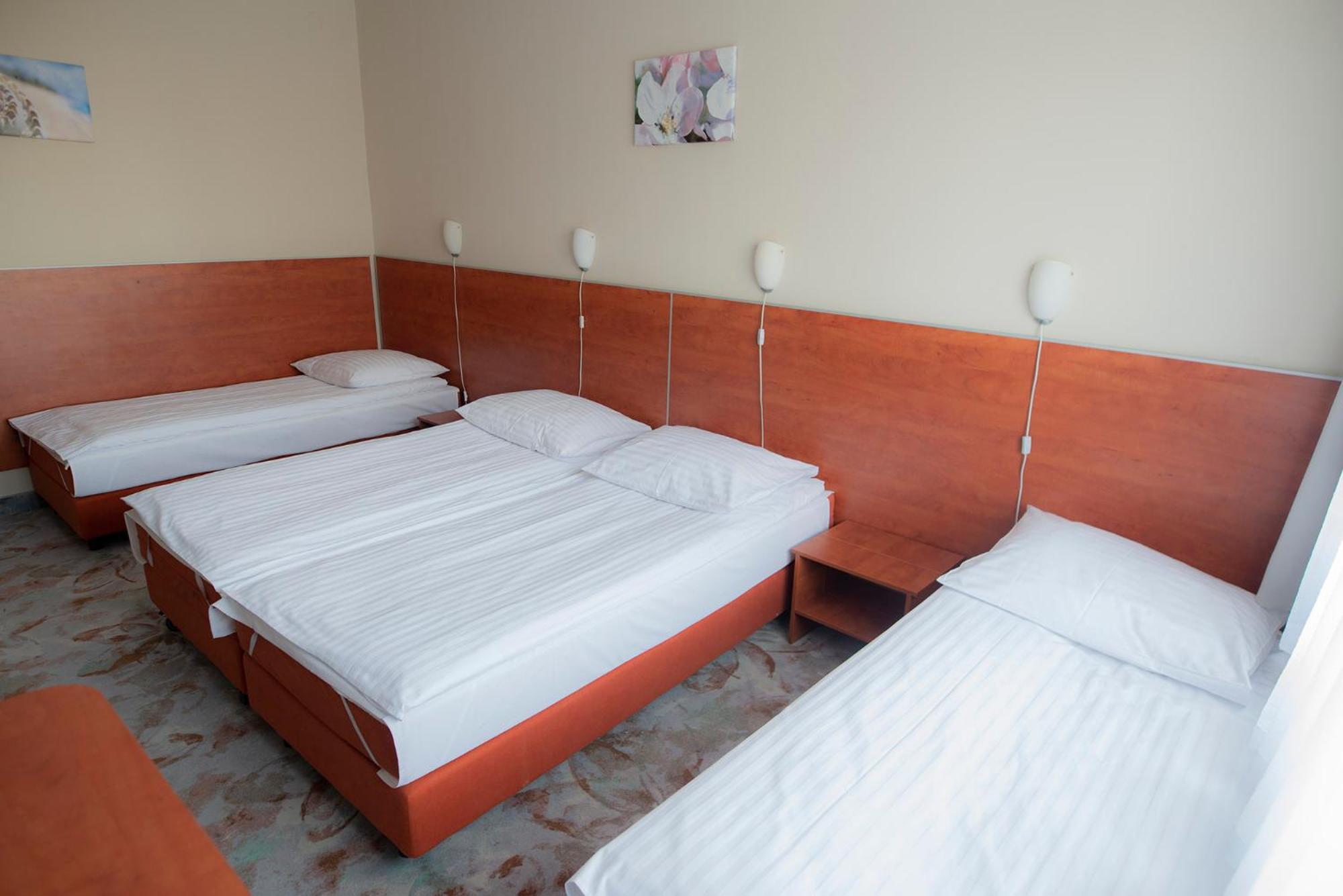 Quadruple Room - Photo 3