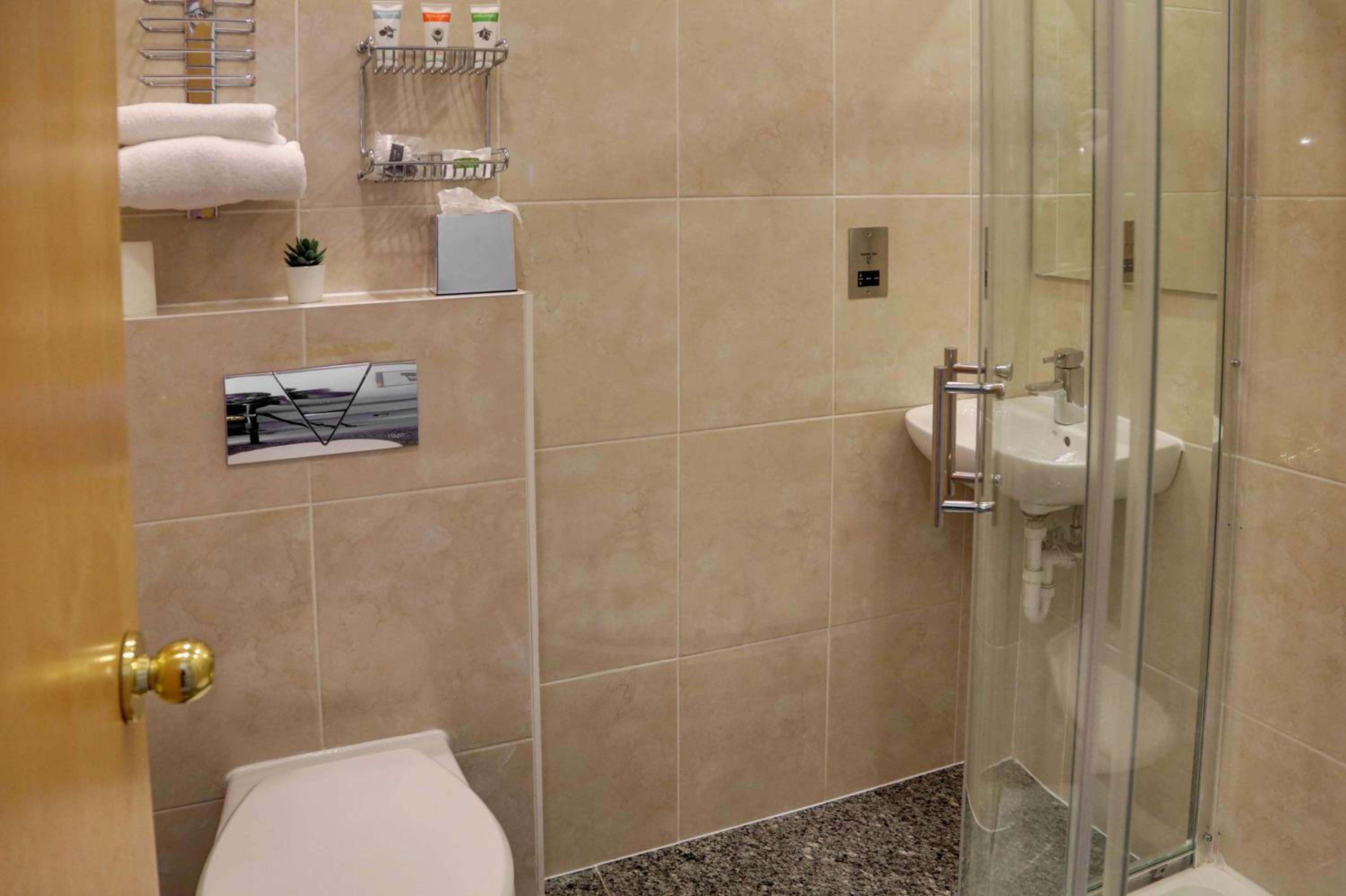 Standard Twin Room - Non-Smoking photo 2