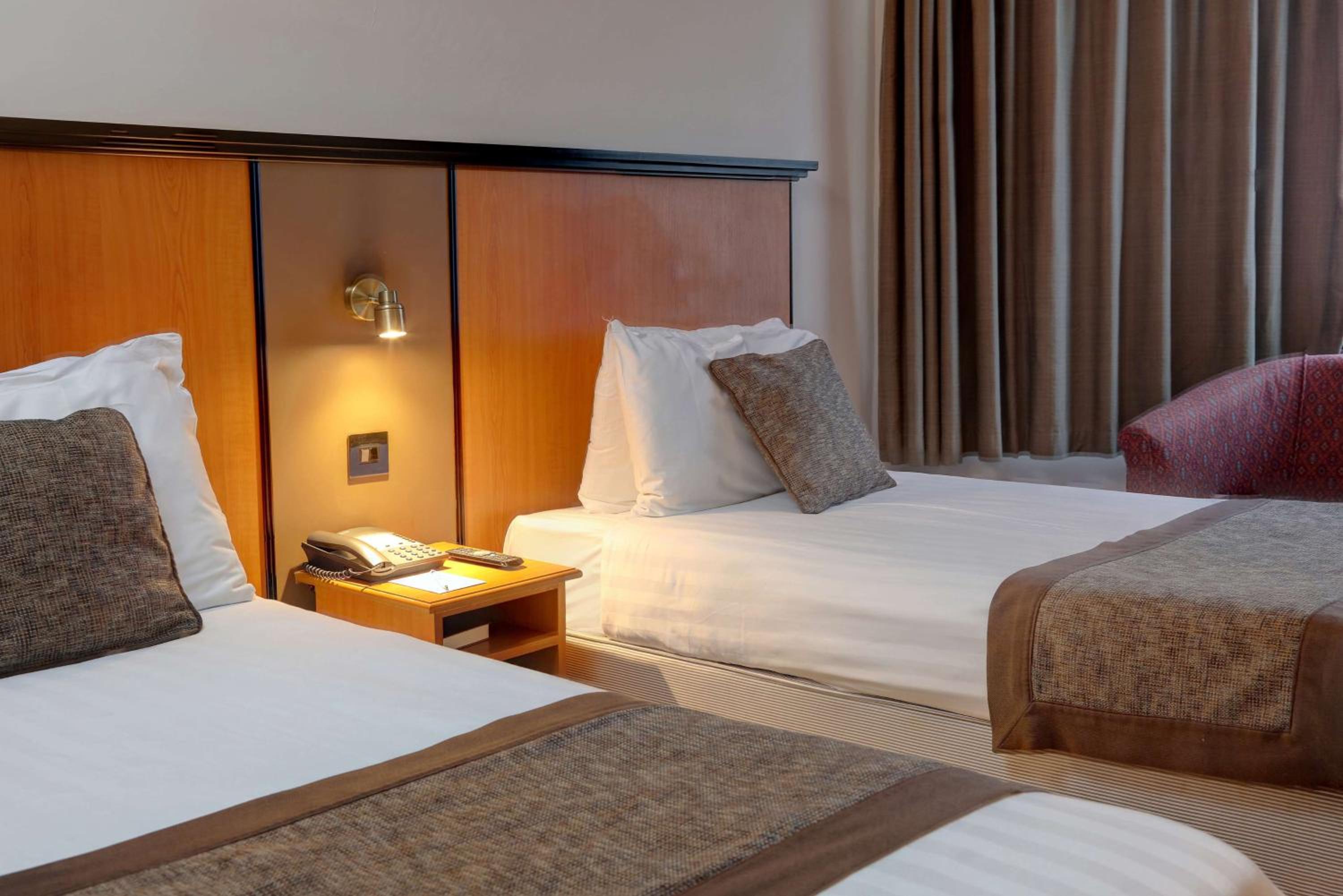 Standard Twin Room - Non-Smoking photo 1