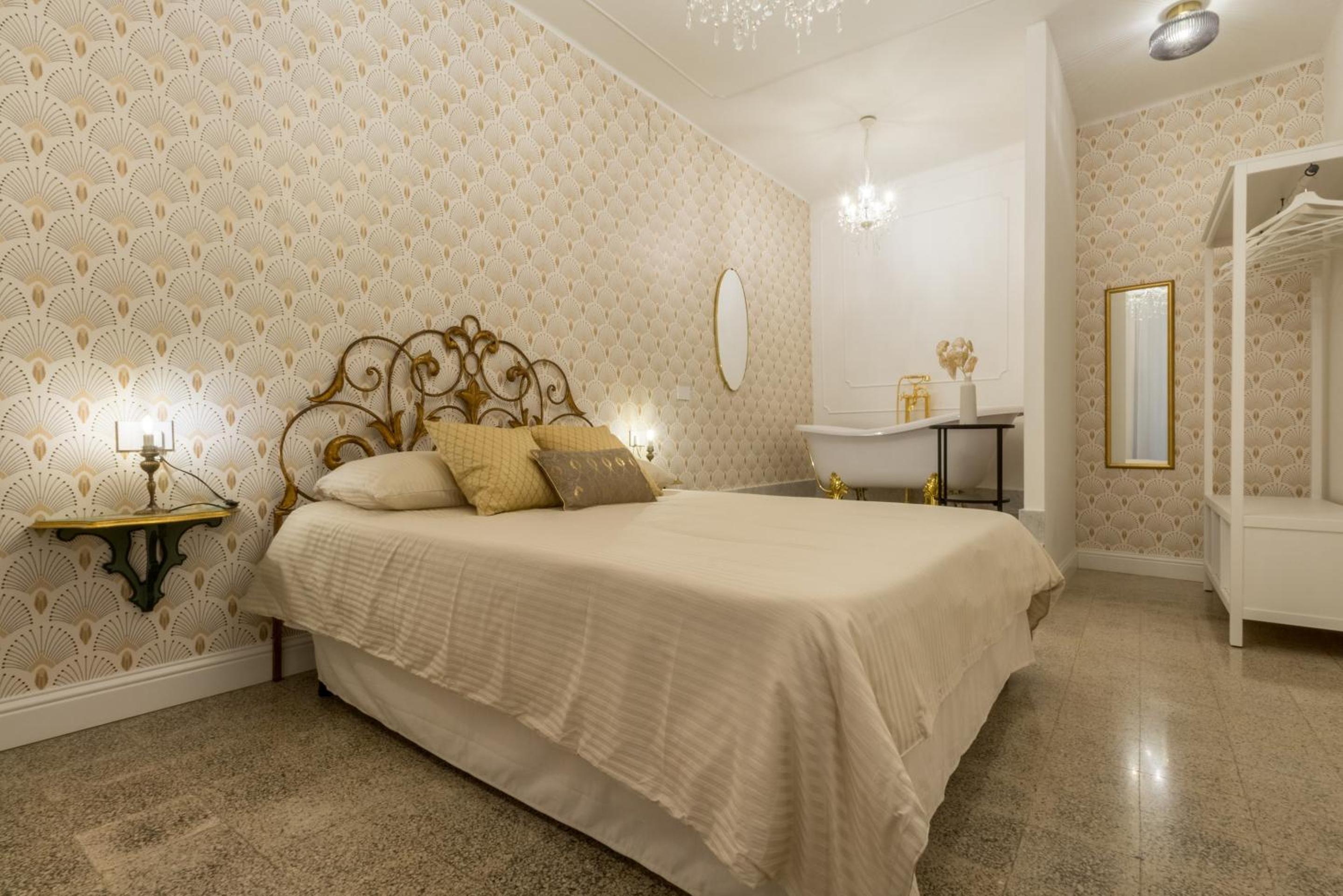 Deluxe Double Room with Bath