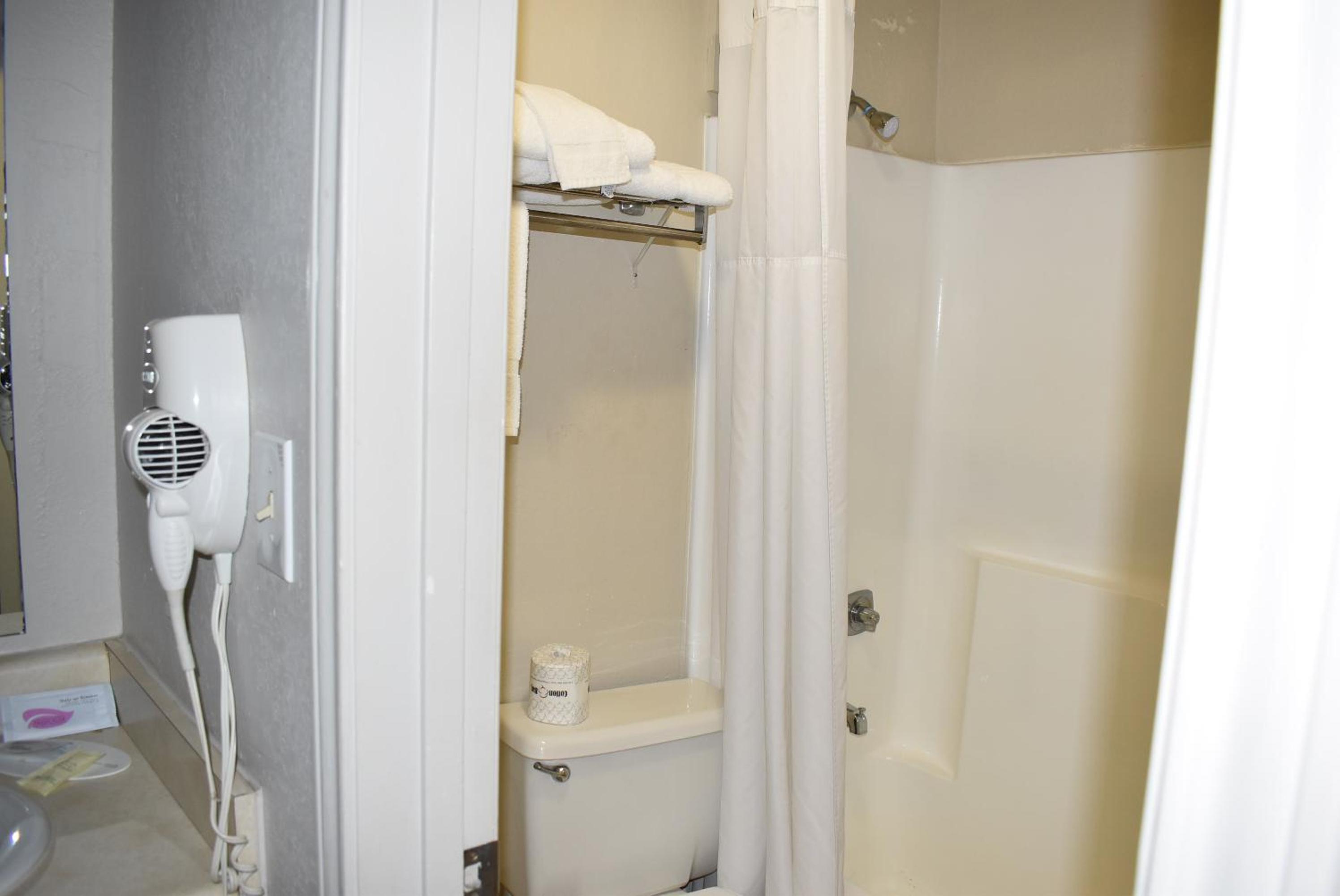 King Room - Non-Smoking - Photo 16