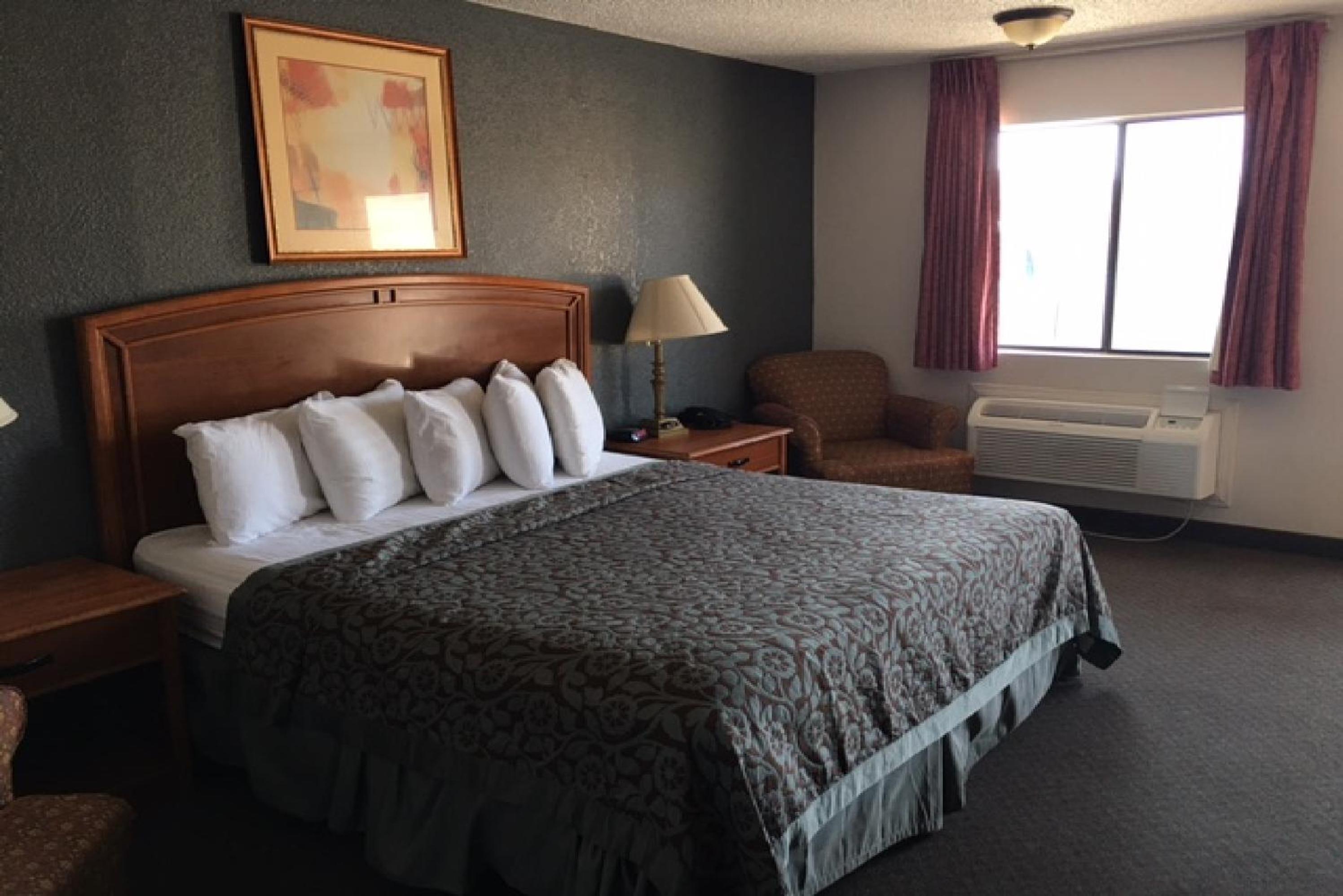 Deluxe King Room photo 3