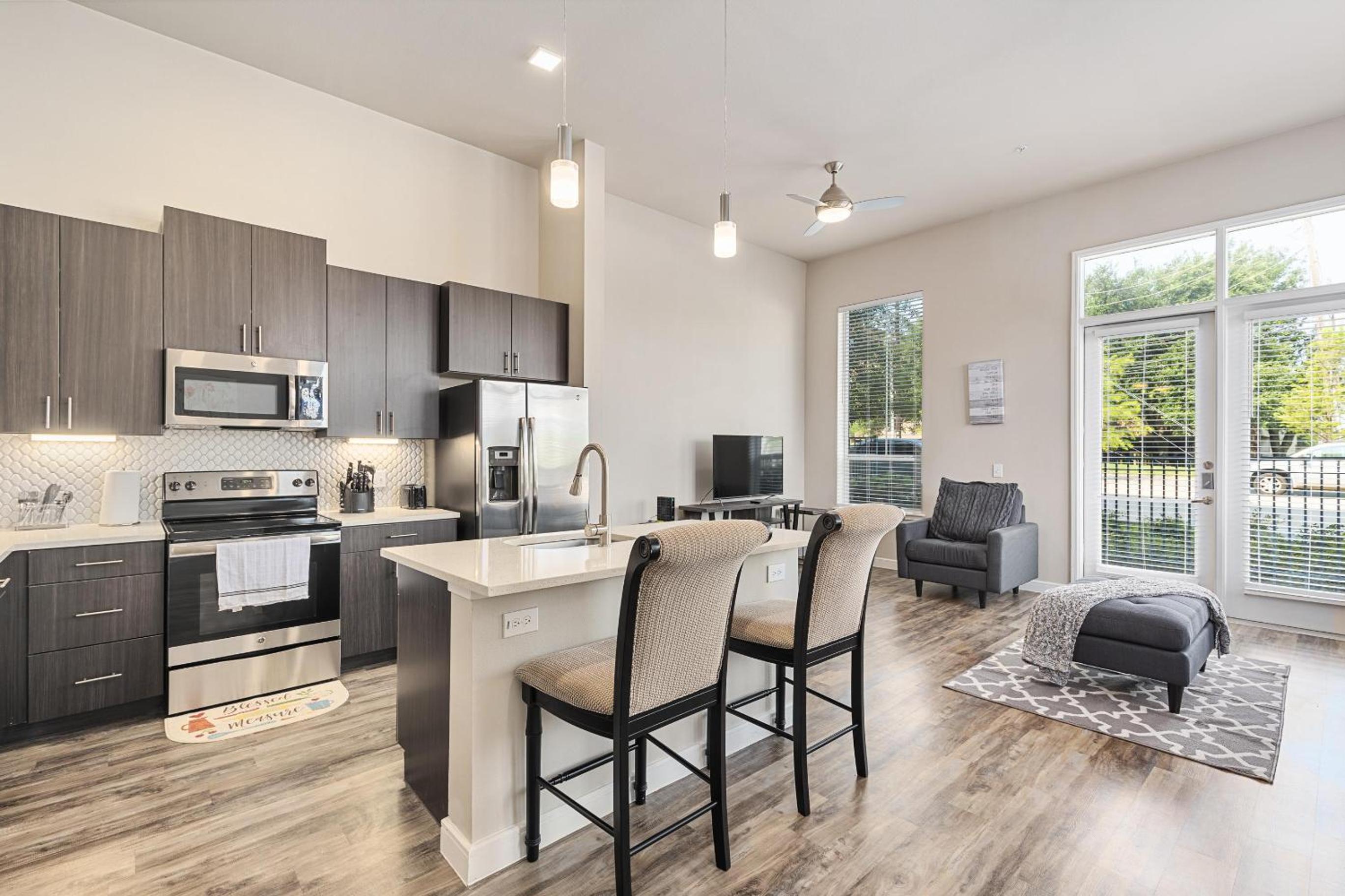 One-Bedroom Apartment - Photo 6