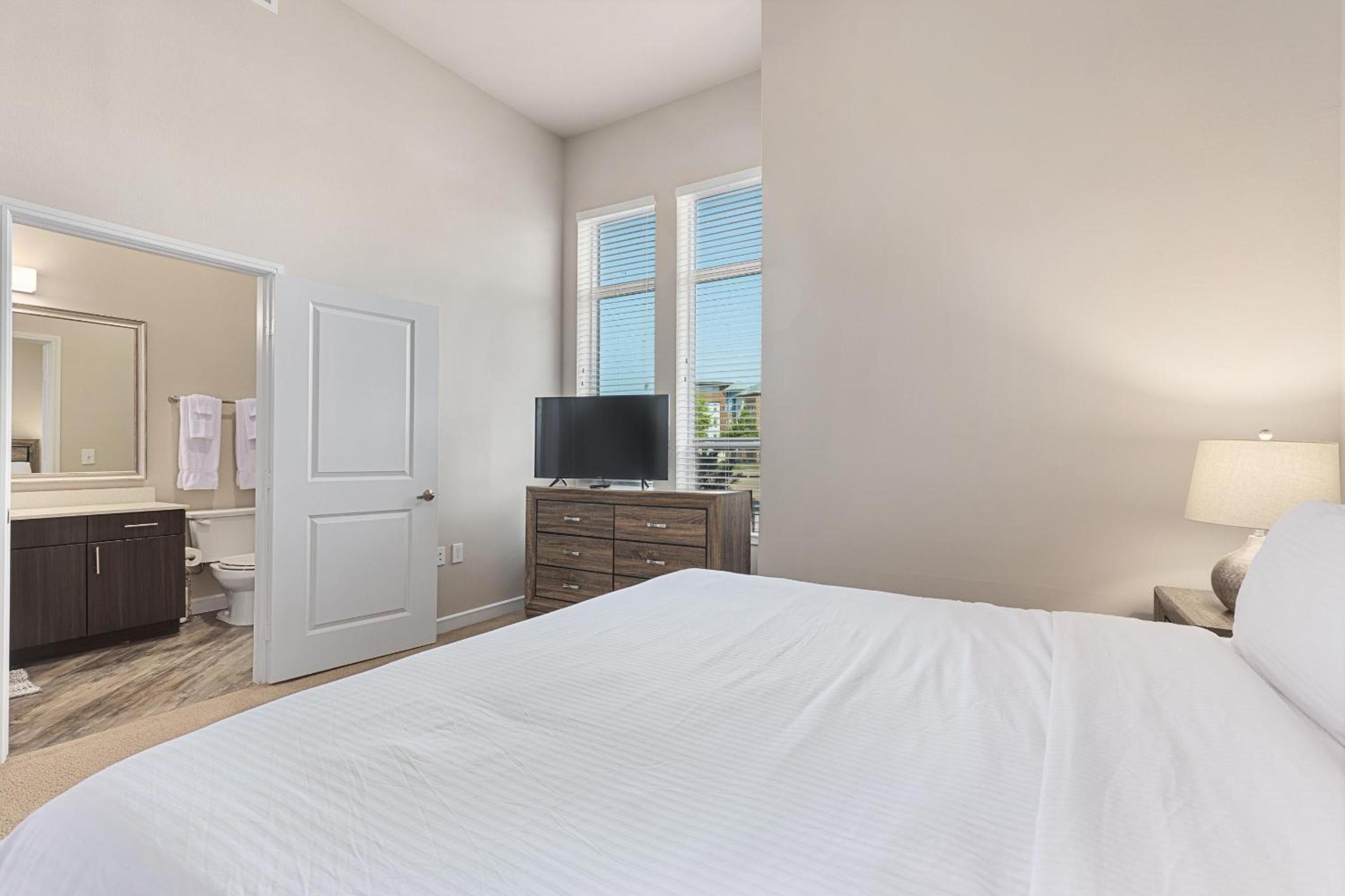 One-Bedroom Apartment - Photo 11