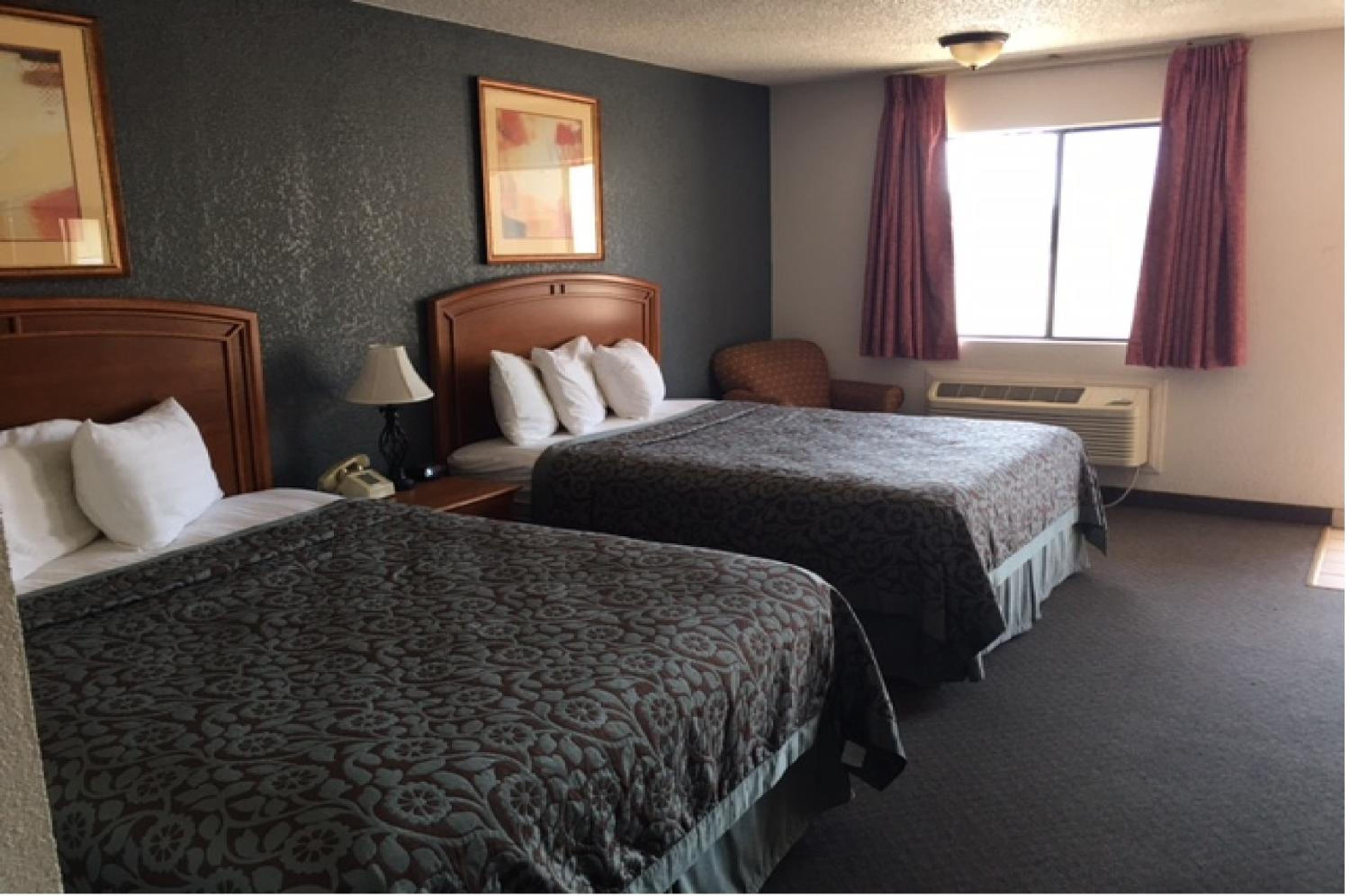 Standard Queen Room photo 1