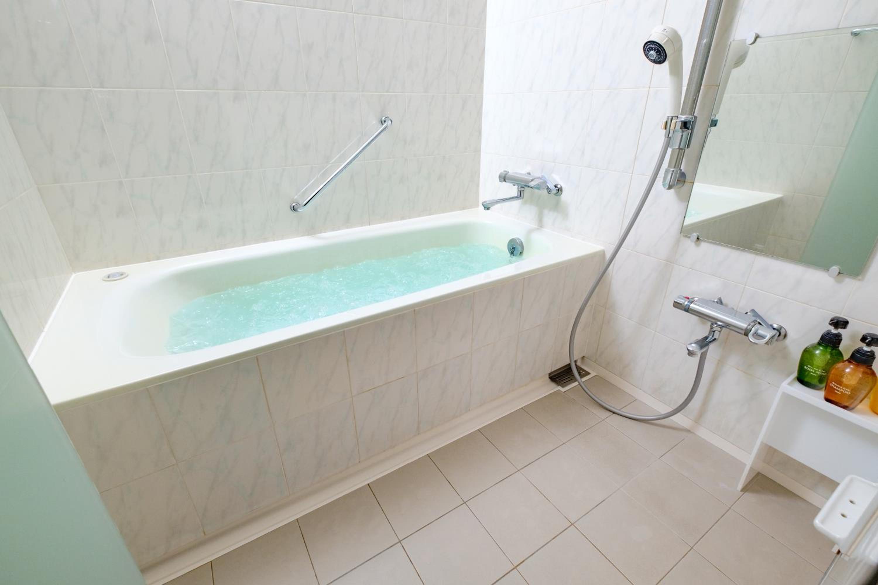 East Wing - DELUXE TWIN (For 3 adults), Non Smoking (1 bed for over age of 7)