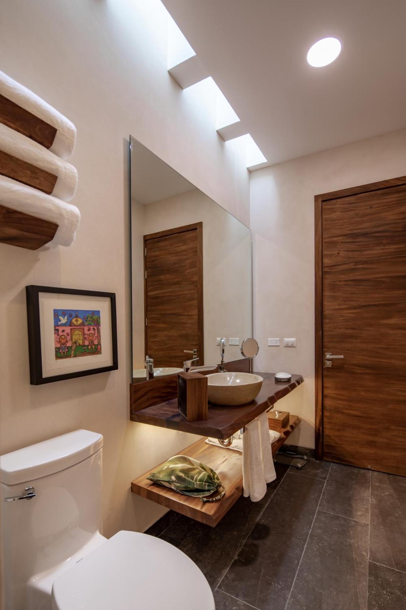 Standard King Room - Photo 4