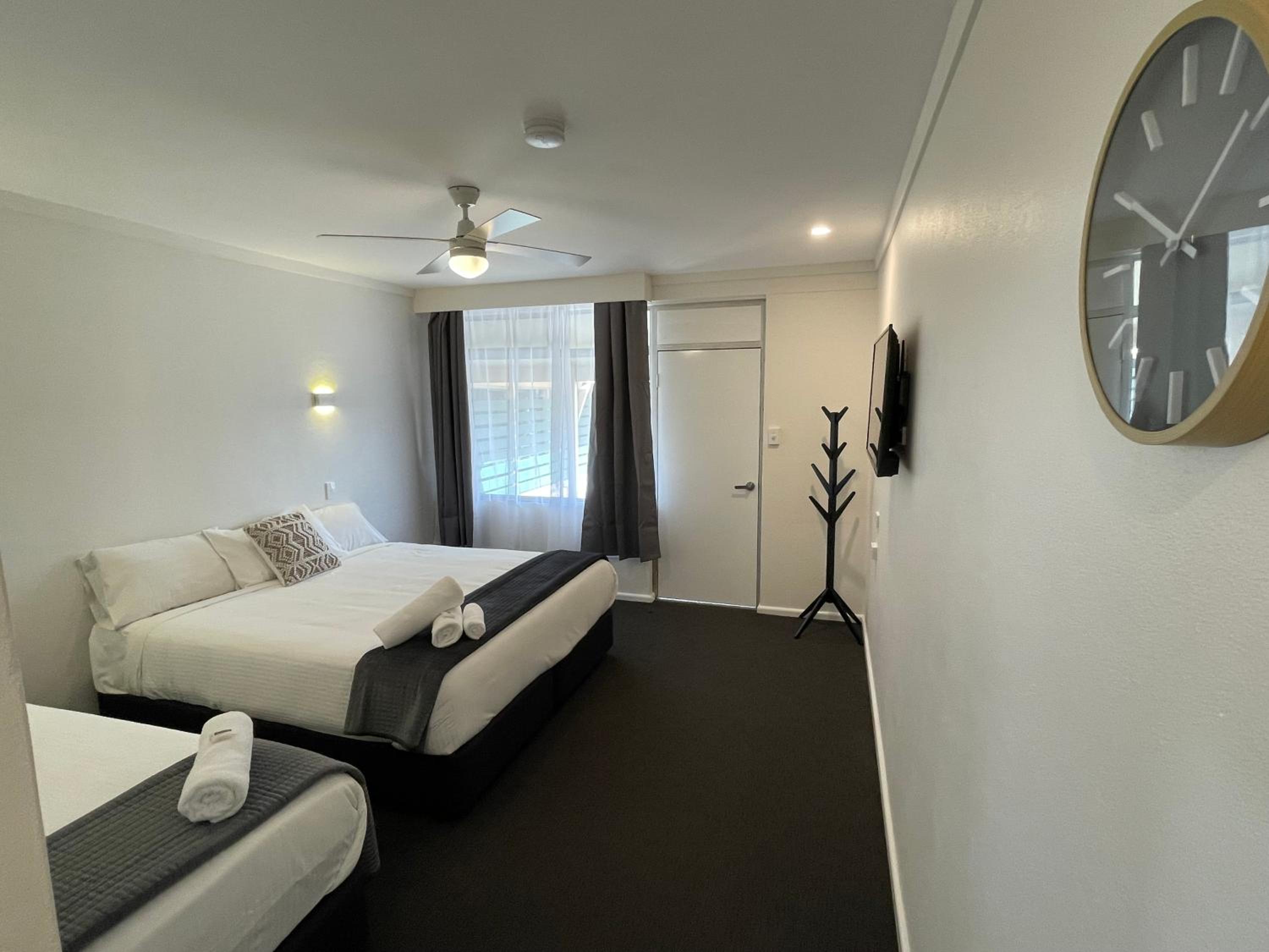 Deluxe King Room photo 2