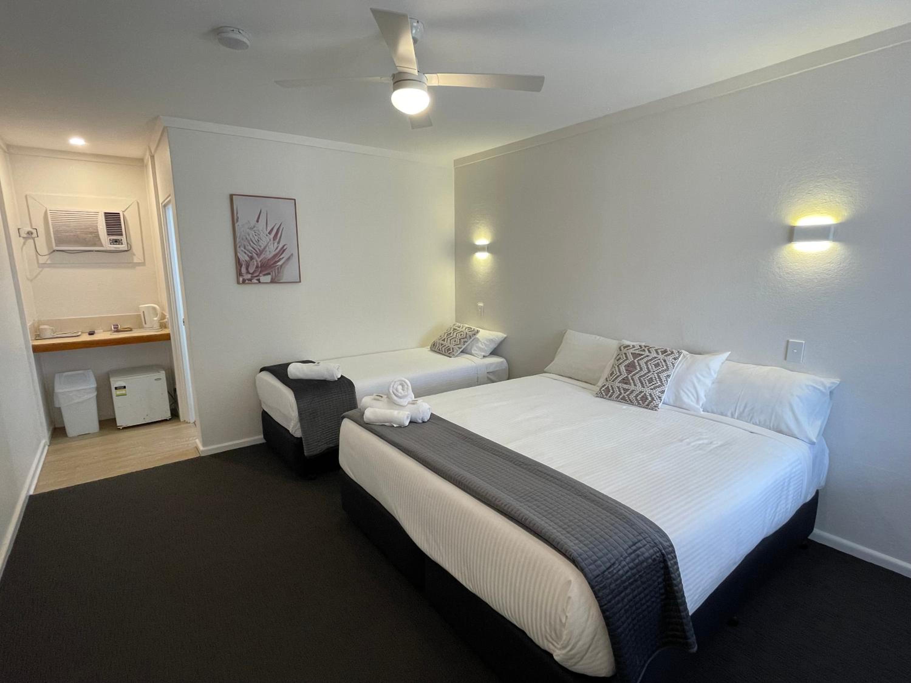 Deluxe King Room photo 3