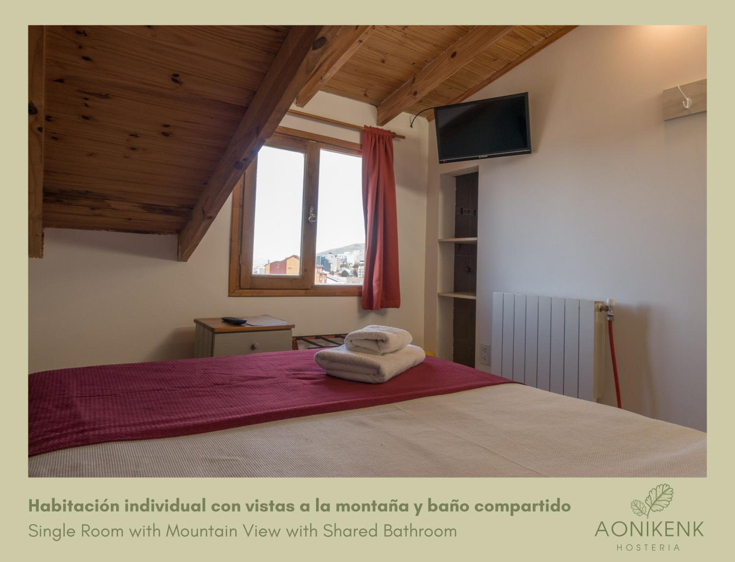 Single Room With Mountain View With Shared Bathroom photo 1