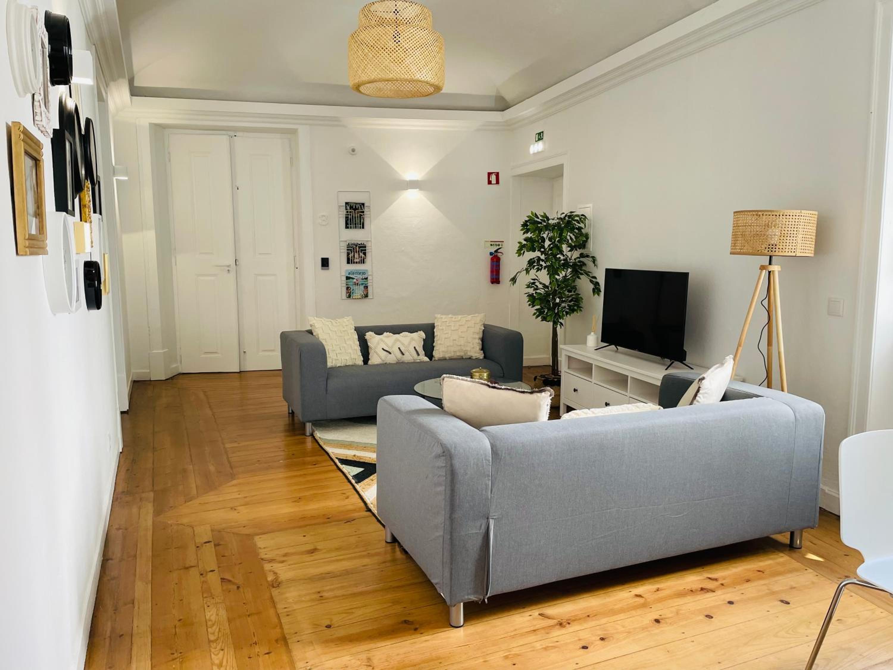 Two-Bedroom Apartment - Photo 43