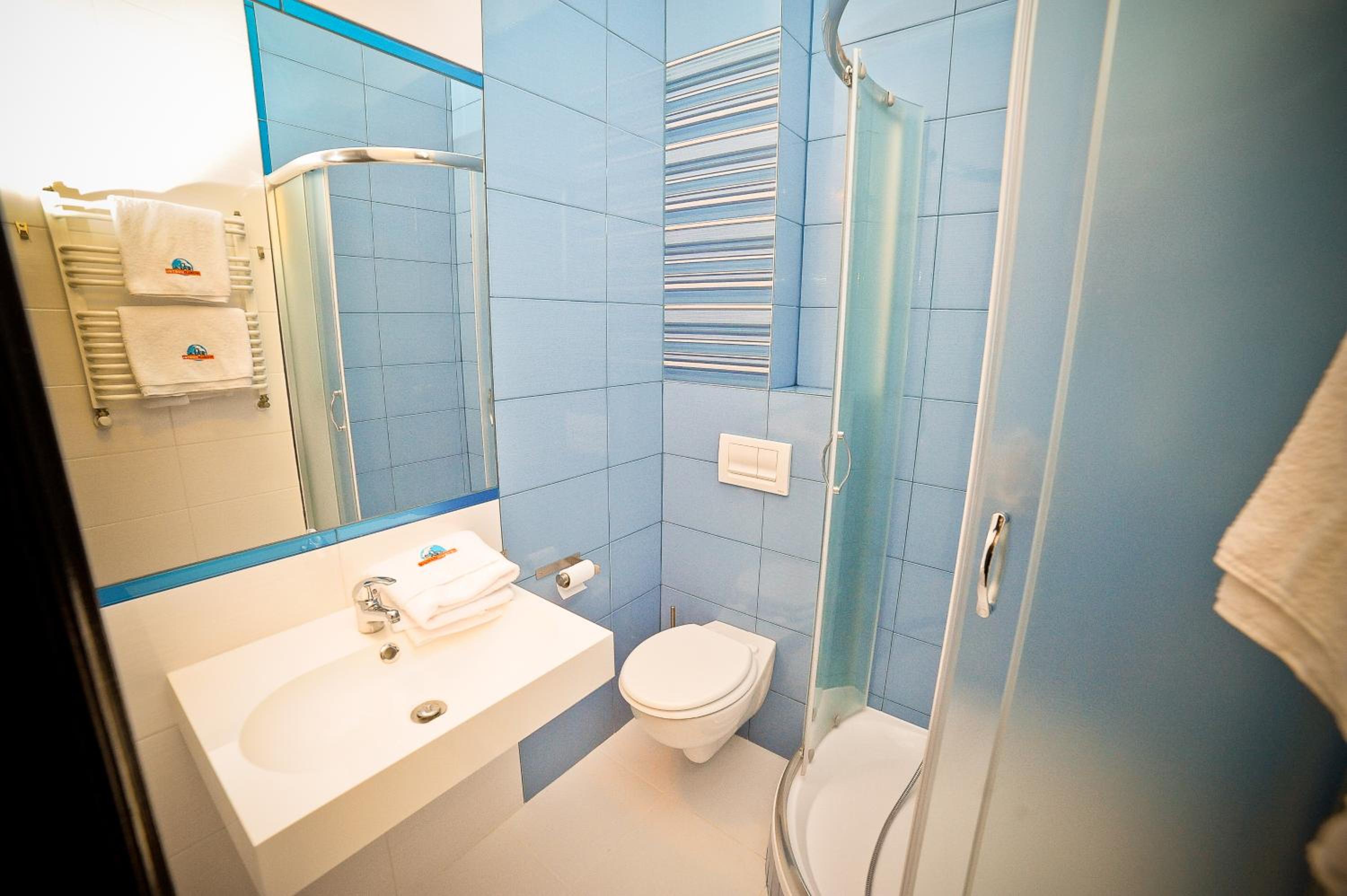 Quadruple Room - Photo 12