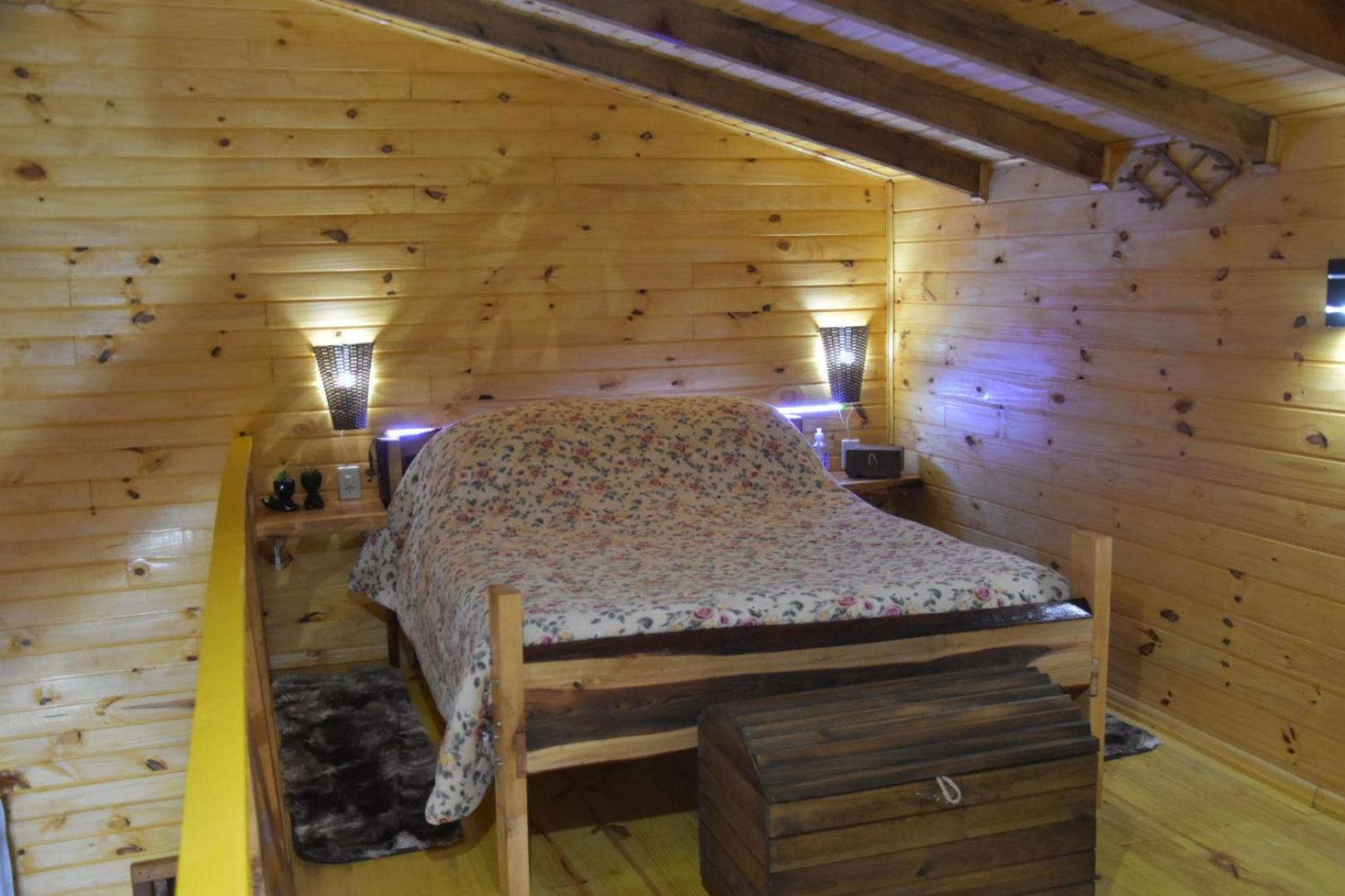 Deluxe Double Room with Balcony - Photo 11