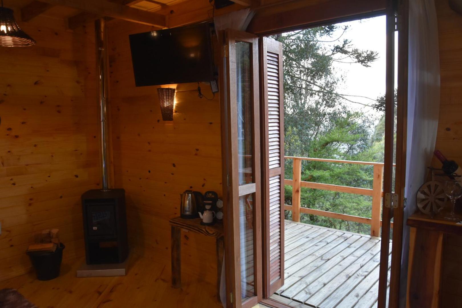 Deluxe Double Room with Balcony - Photo 40