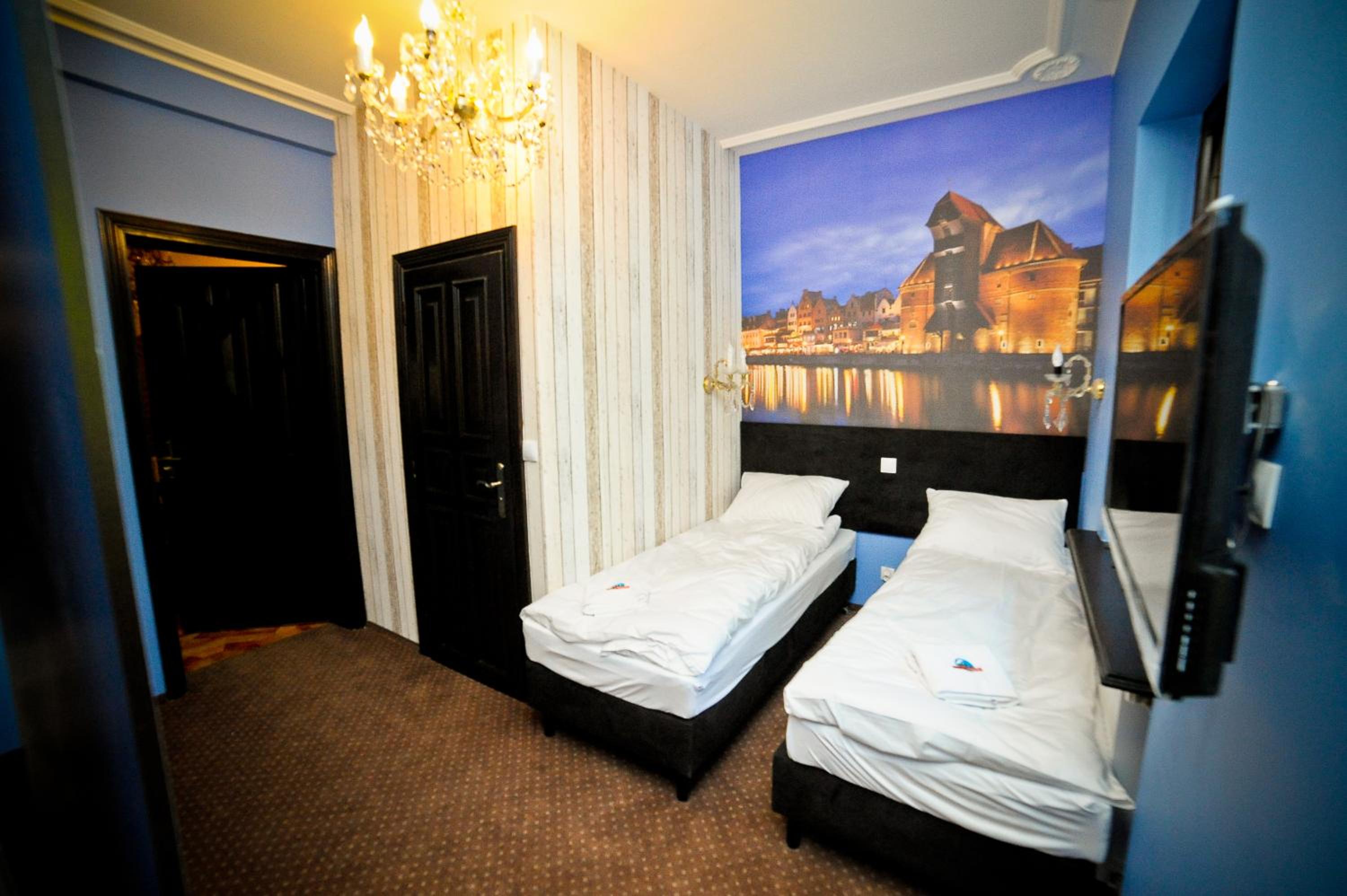 Quadruple Room - Photo 11