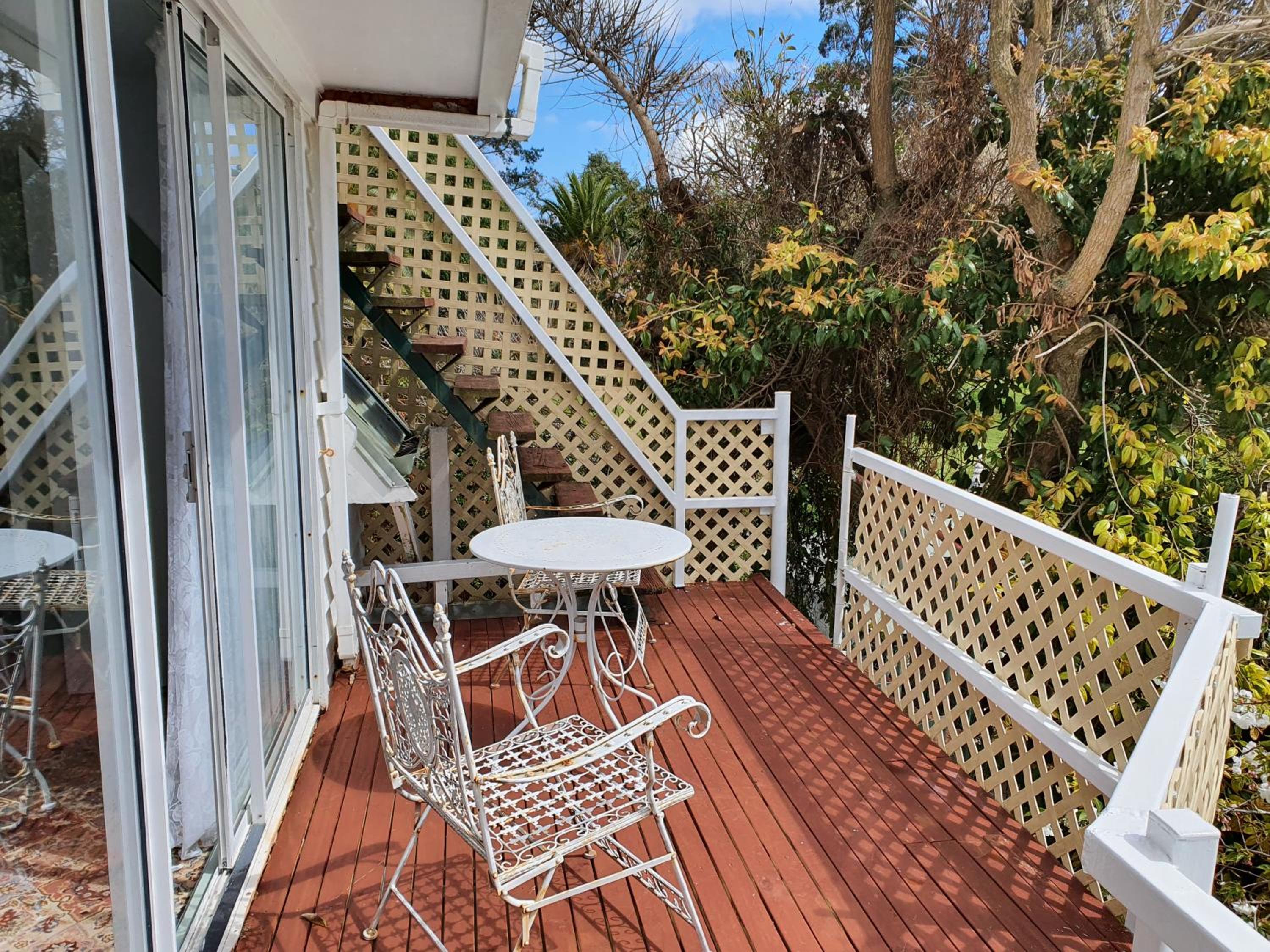 Family Suite with Balcony - Photo 2