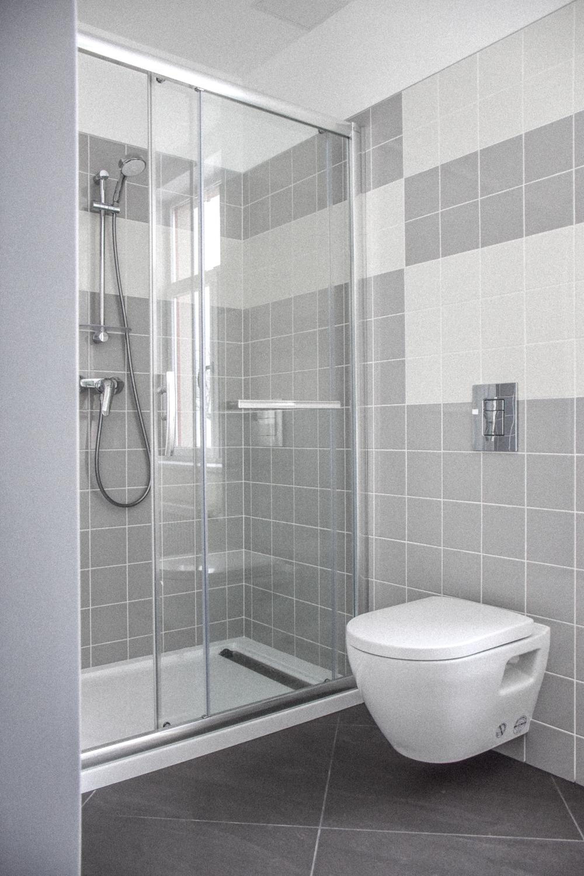 Twin Room with Shower - Photo 6