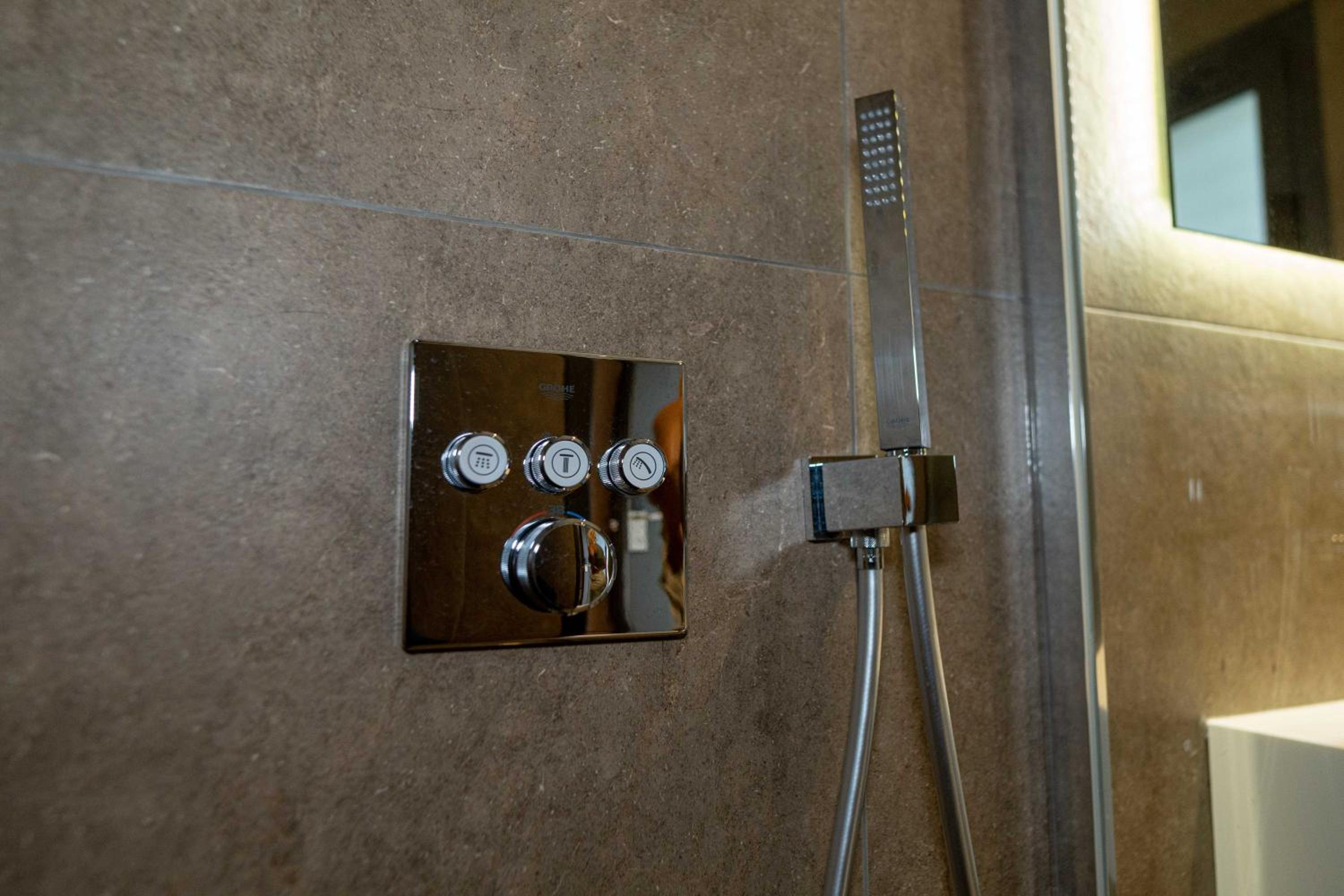 Mirror Hotel, Zdjęcie 8