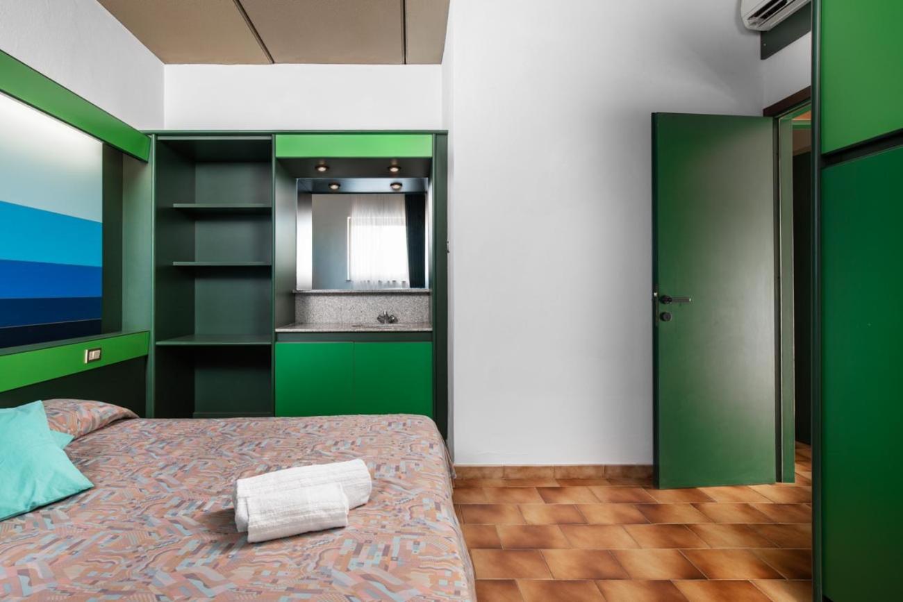 One-Bedroom Apartment with Sofa Bed photo 2