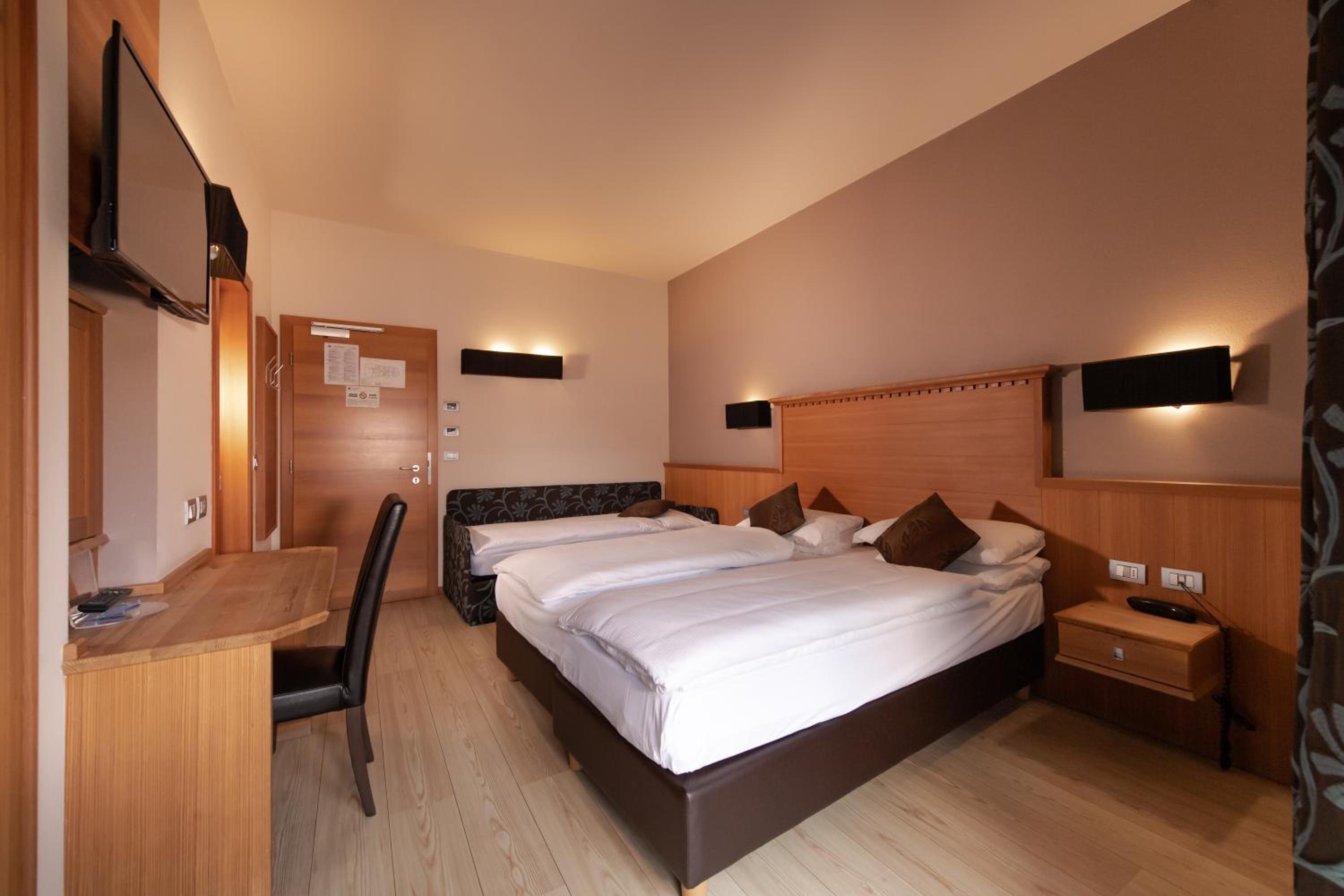 Triple Room - Photo 1