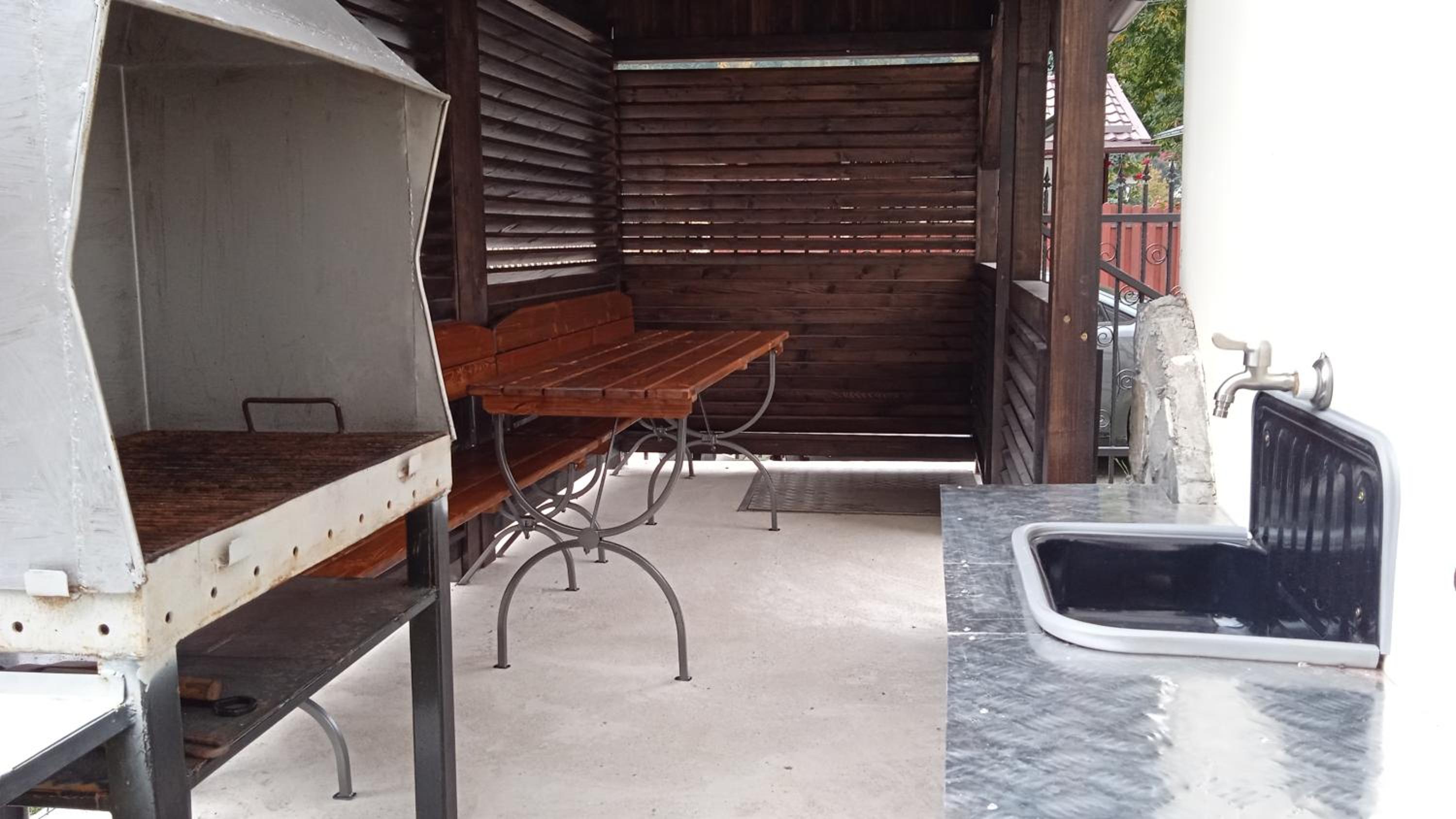 Double Room - Photo 16