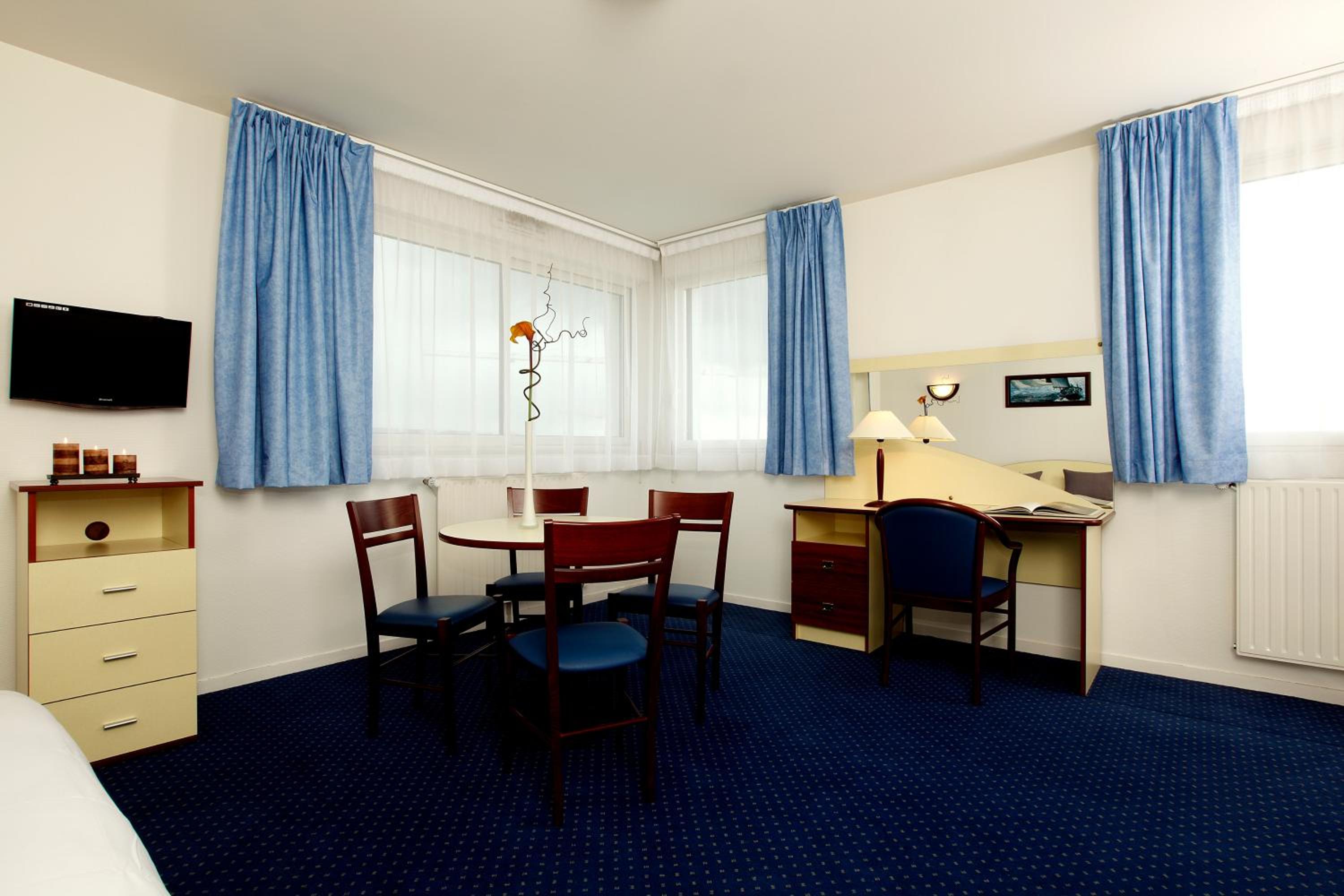 Apartment - Photo 3