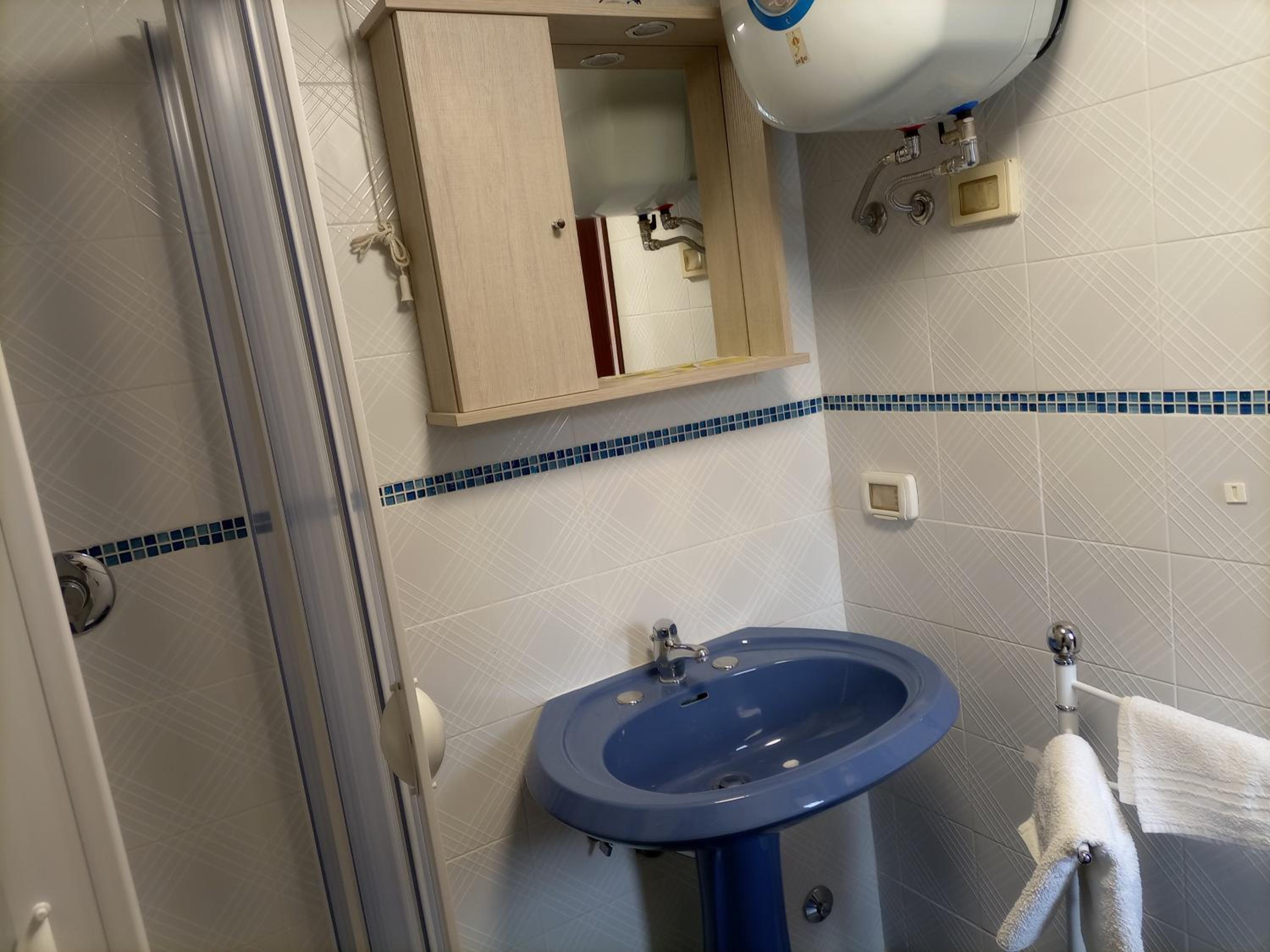 Triple Room with Private Bathroom photo 2