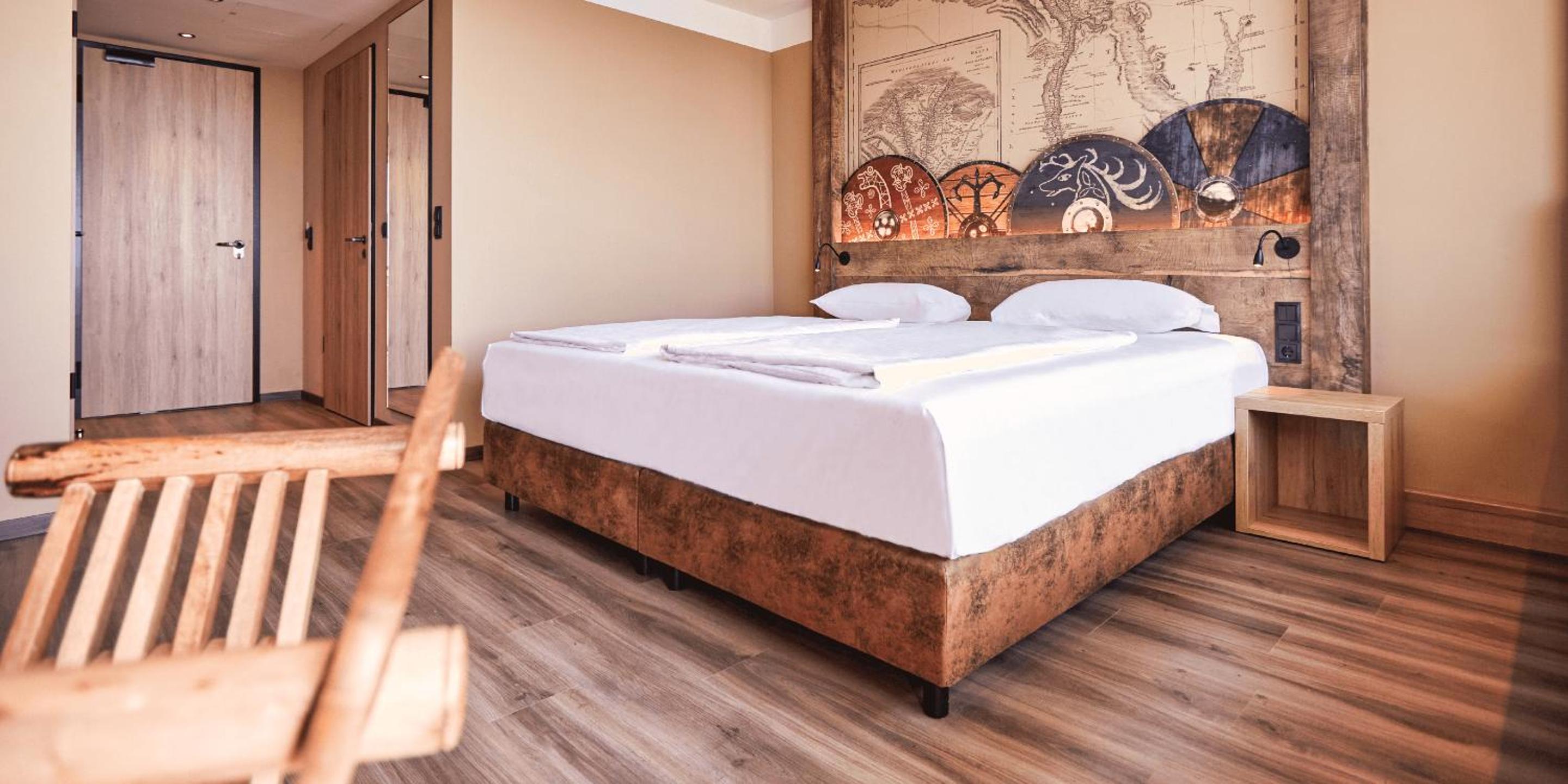 Superior Double Room Landside thumbnail 5