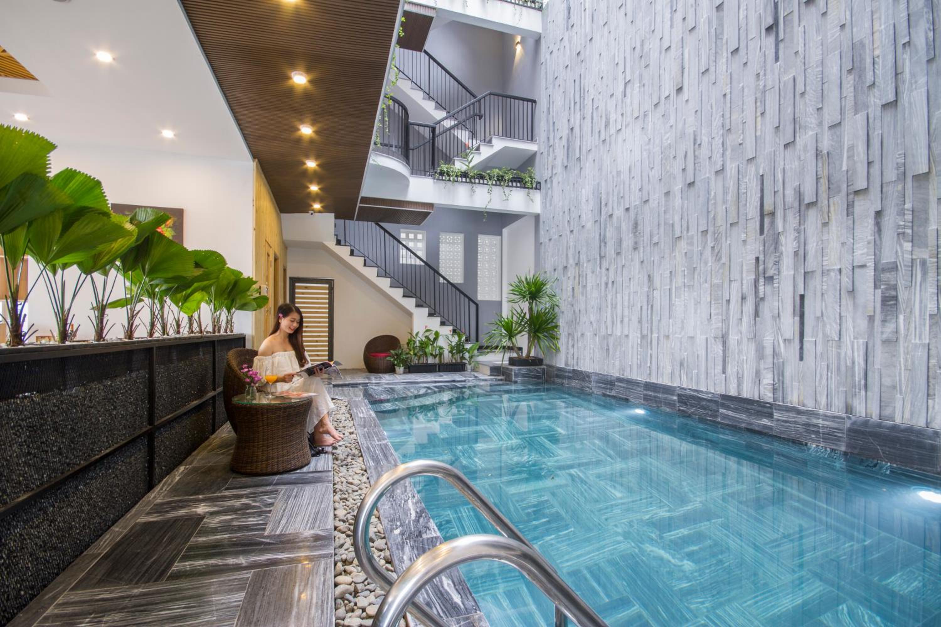 Deluxe Studio Double with Bathtub - Photo 17