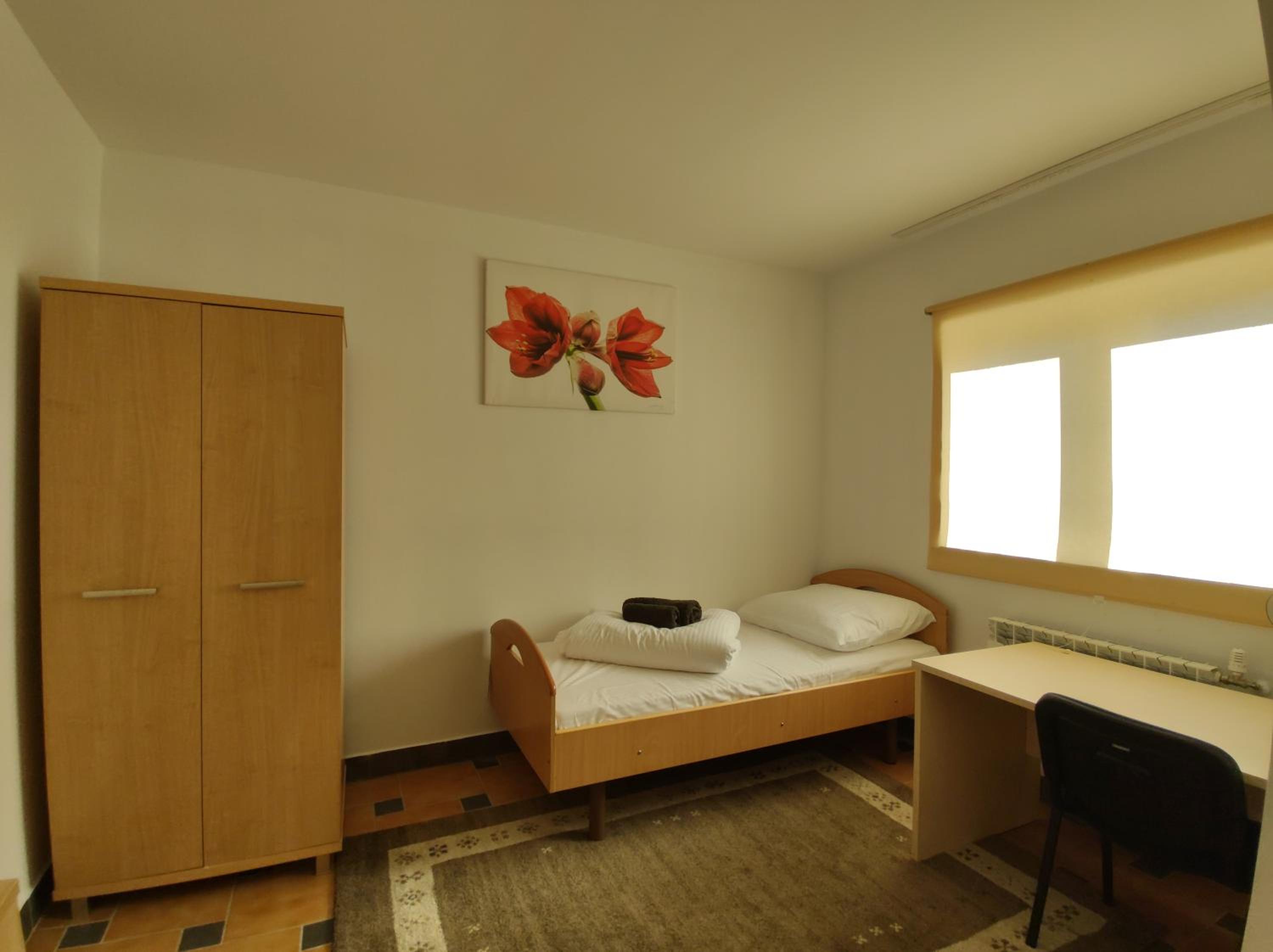 Small Single Room photo 1