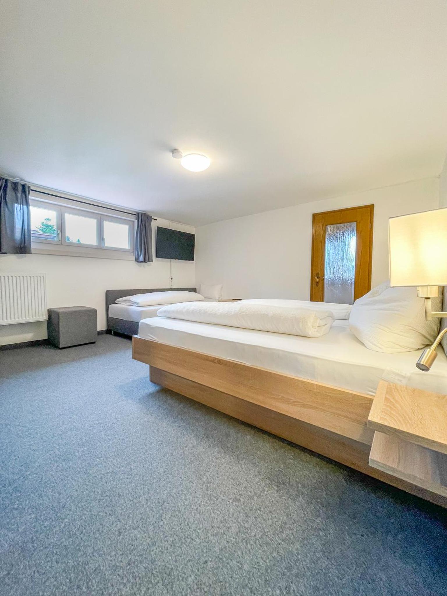 Large Double Room photo 3